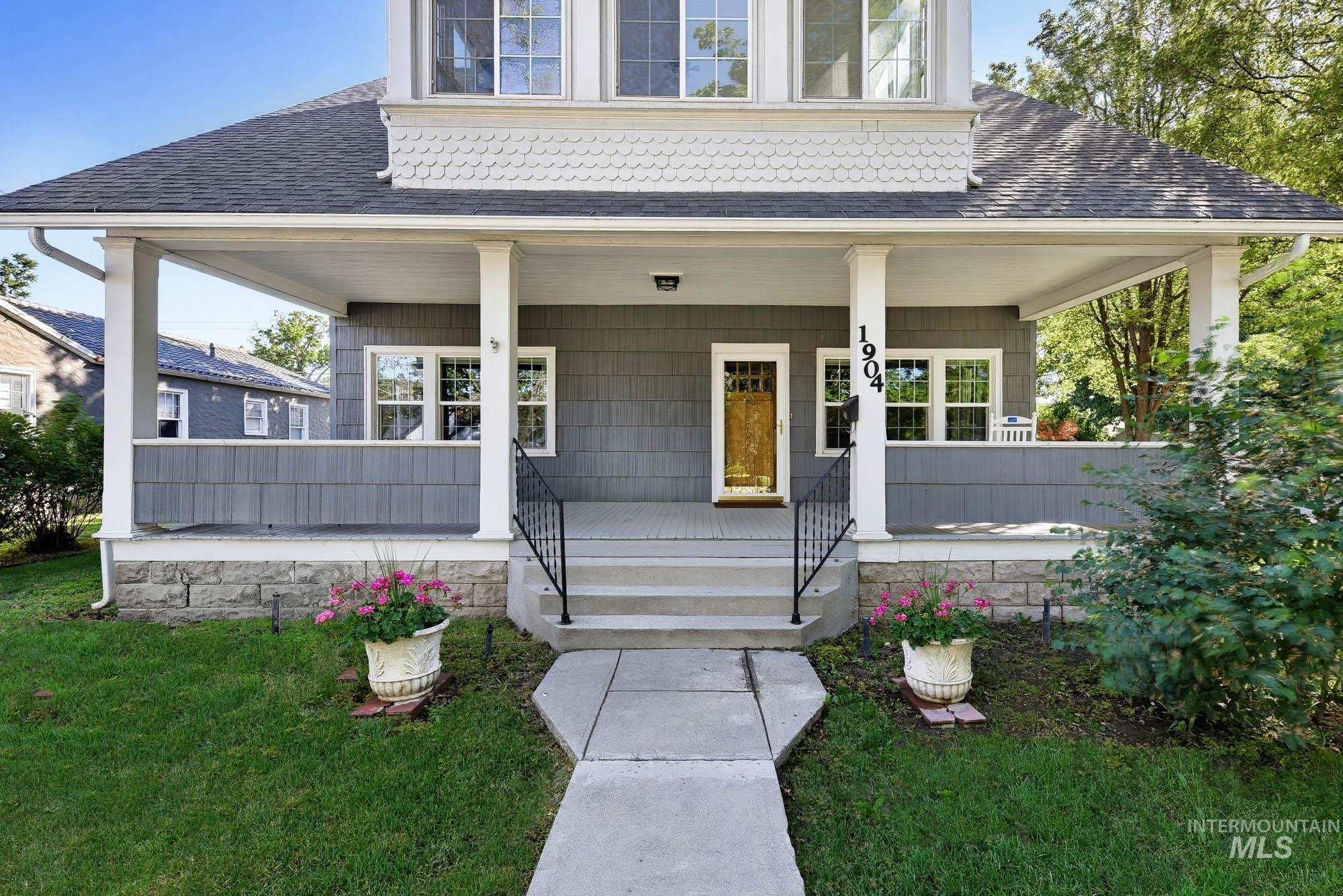 1904 Blaine St, Caldwell, Idaho 83605-4341, 4 Bedrooms, 2 Bathrooms, Residential For Sale, Price $474,950,MLS 98991009