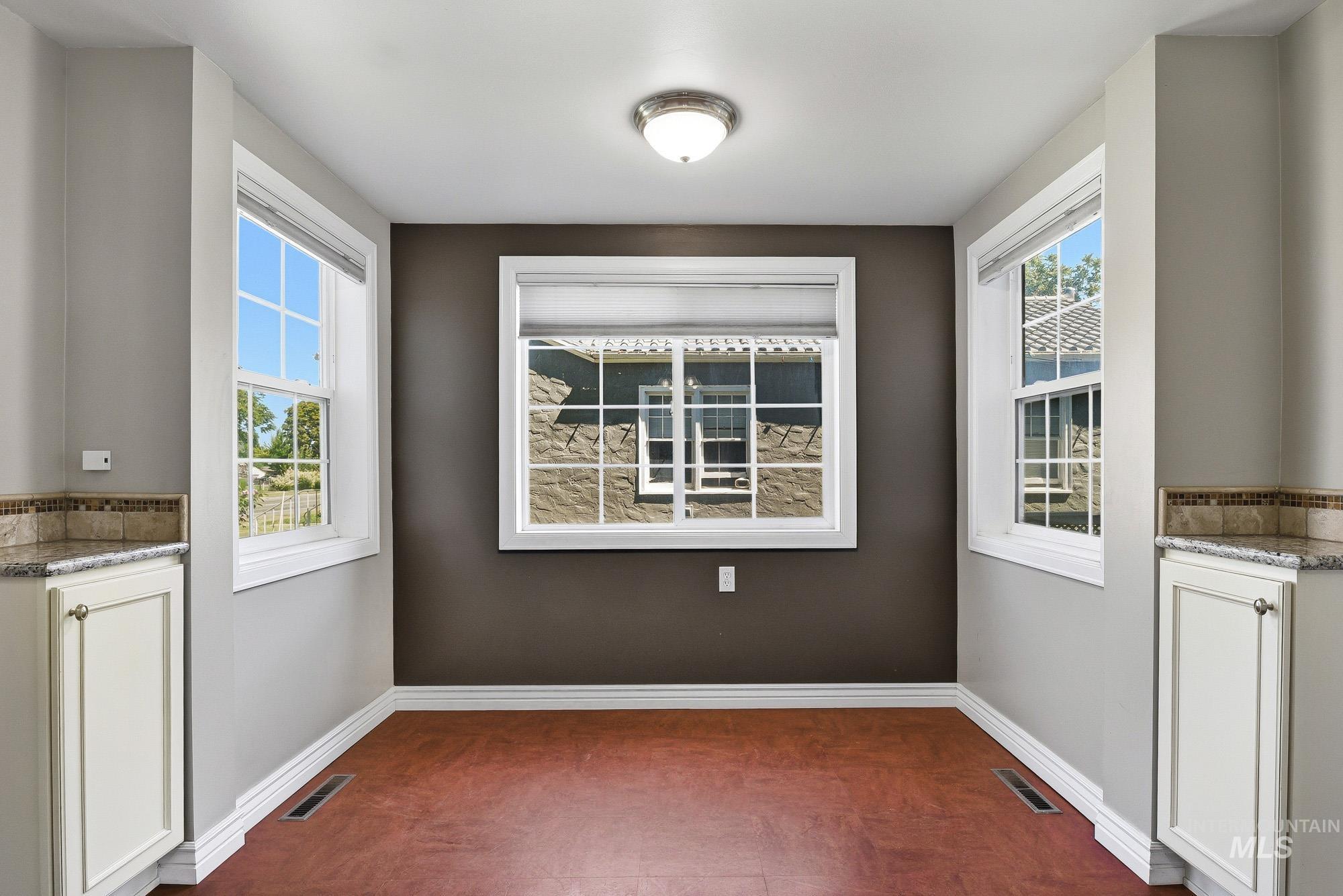 1904 Blaine St, Caldwell, Idaho 83605-4341, 4 Bedrooms, 2 Bathrooms, Residential For Sale, Price $474,950,MLS 98991009
