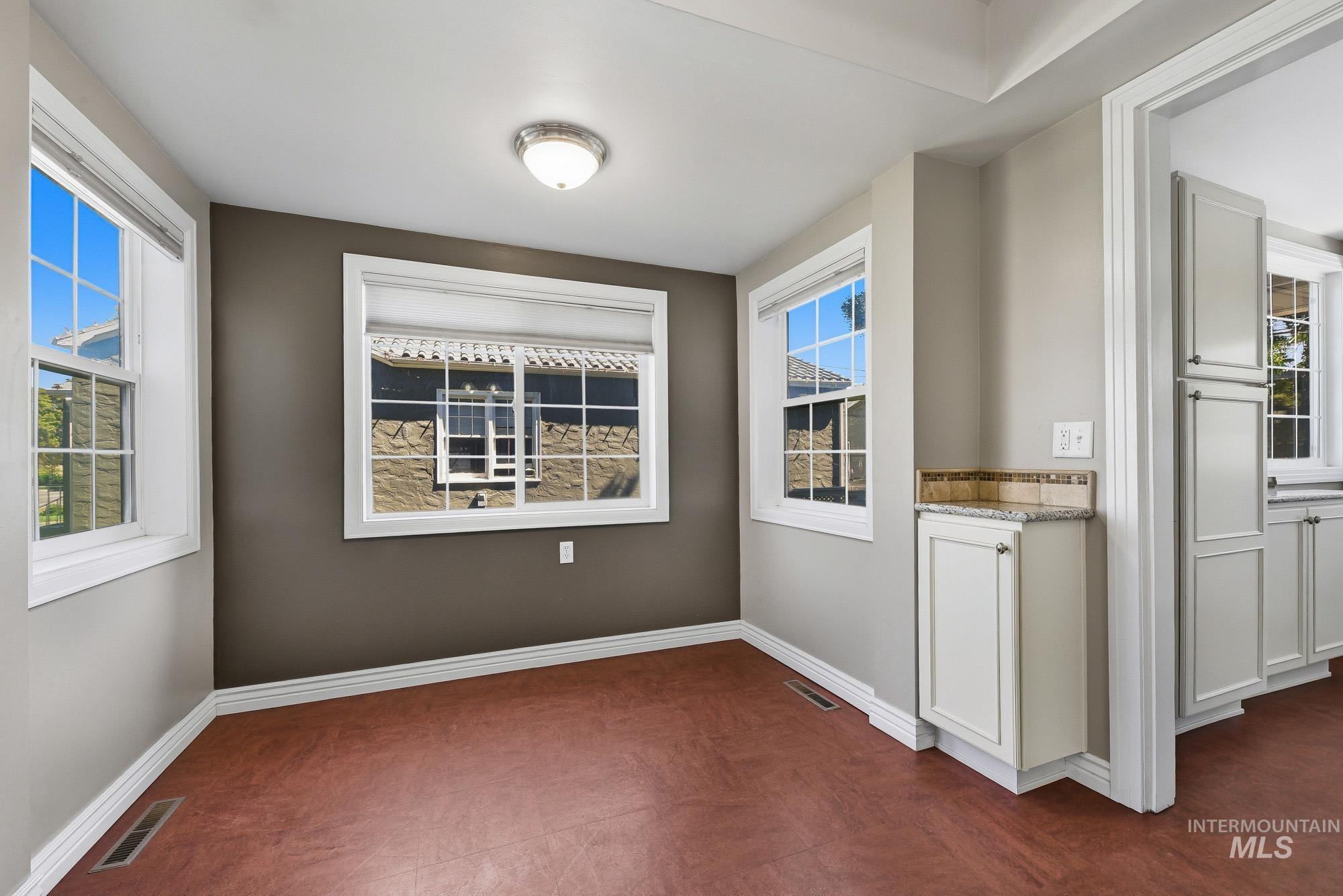 1904 Blaine St, Caldwell, Idaho 83605-4341, 4 Bedrooms, 2 Bathrooms, Residential For Sale, Price $474,950,MLS 98991009