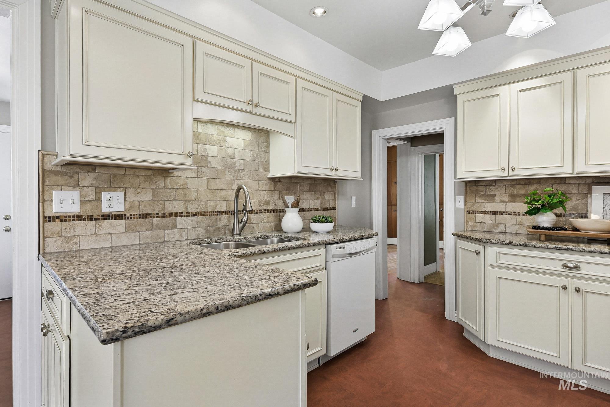 1904 Blaine St, Caldwell, Idaho 83605-4341, 4 Bedrooms, 2 Bathrooms, Residential For Sale, Price $474,950,MLS 98991009