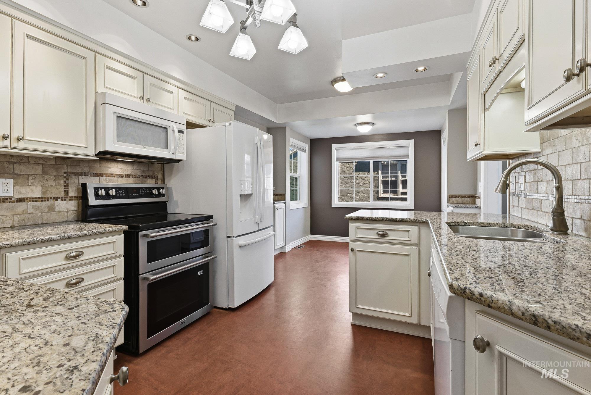 1904 Blaine St, Caldwell, Idaho 83605-4341, 4 Bedrooms, 2 Bathrooms, Residential For Sale, Price $474,950,MLS 98991009