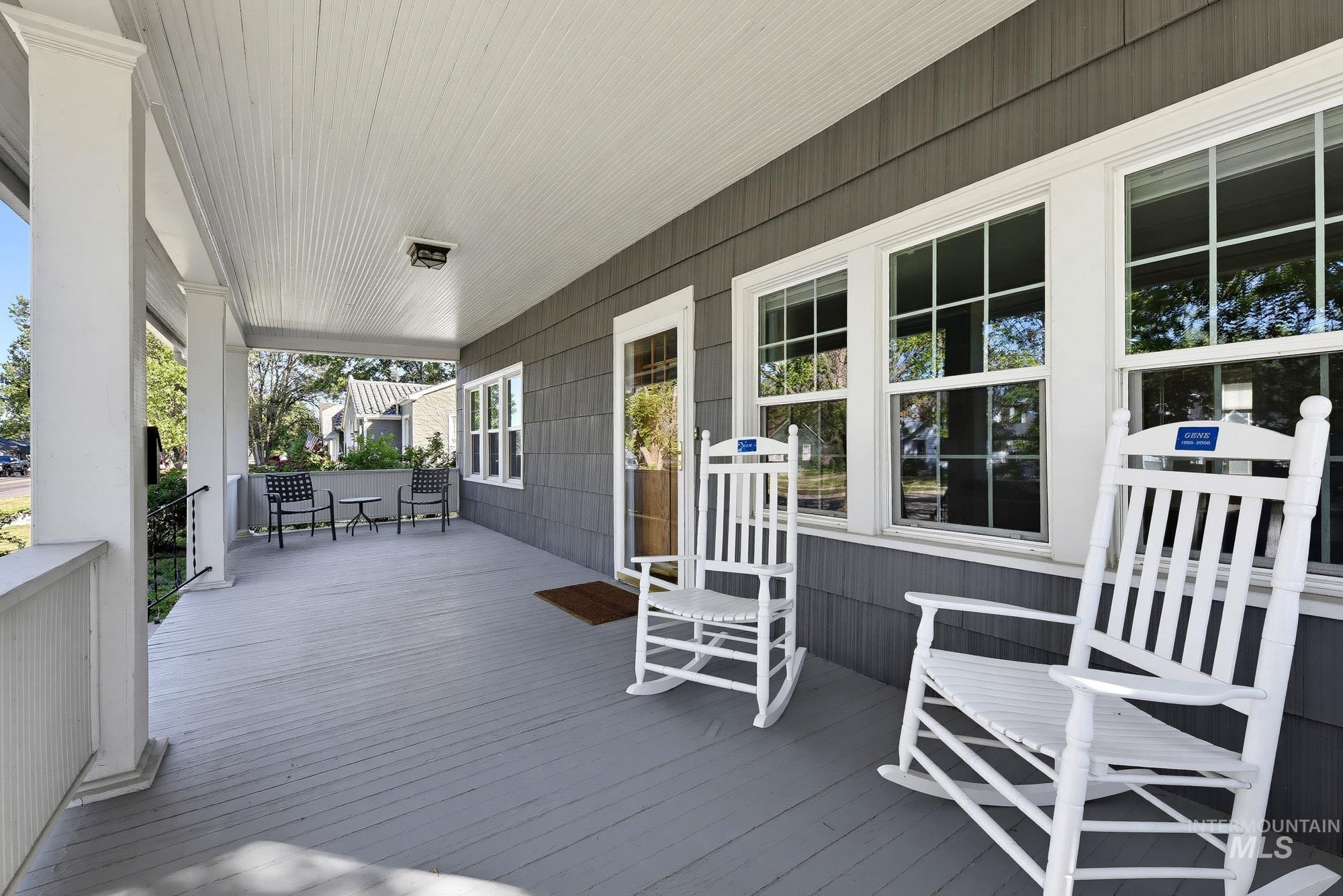 1904 Blaine St, Caldwell, Idaho 83605-4341, 4 Bedrooms, 2 Bathrooms, Residential For Sale, Price $474,950,MLS 98991009