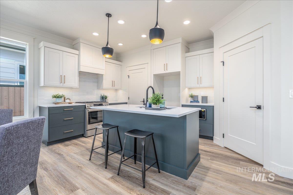 1225 N Meadowglen Ave, Meridian, Idaho 83642, 4 Bedrooms, 3 Bathrooms, Residential For Sale, Price $529,900, 98991012