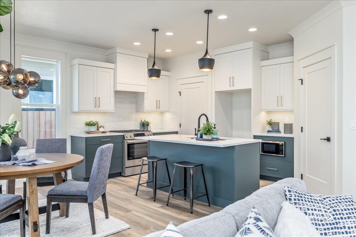 1225 N Meadowglen Ave, Meridian, Idaho 83642, 4 Bedrooms, 3 Bathrooms, Residential For Sale, Price $529,900, 98991012