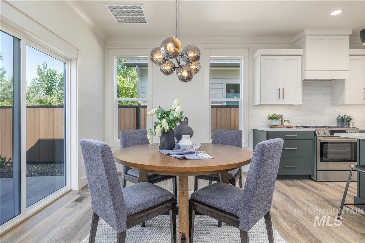 1225 N Meadowglen Ave, Meridian, Idaho 83642, 4 Bedrooms, 3 Bathrooms, Residential For Sale, Price $529,900, 98991012