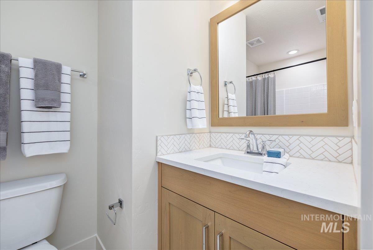 1225 N Meadowglen Ave, Meridian, Idaho 83642, 4 Bedrooms, 3 Bathrooms, Residential For Sale, Price $529,900, 98991012