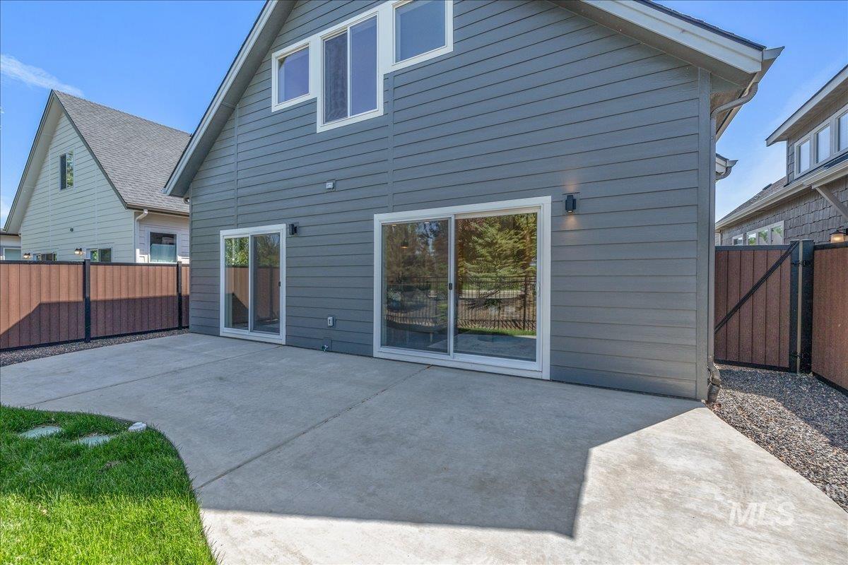 1225 N Meadowglen Ave, Meridian, Idaho 83642, 4 Bedrooms, 3 Bathrooms, Residential For Sale, Price $529,900, 98991012