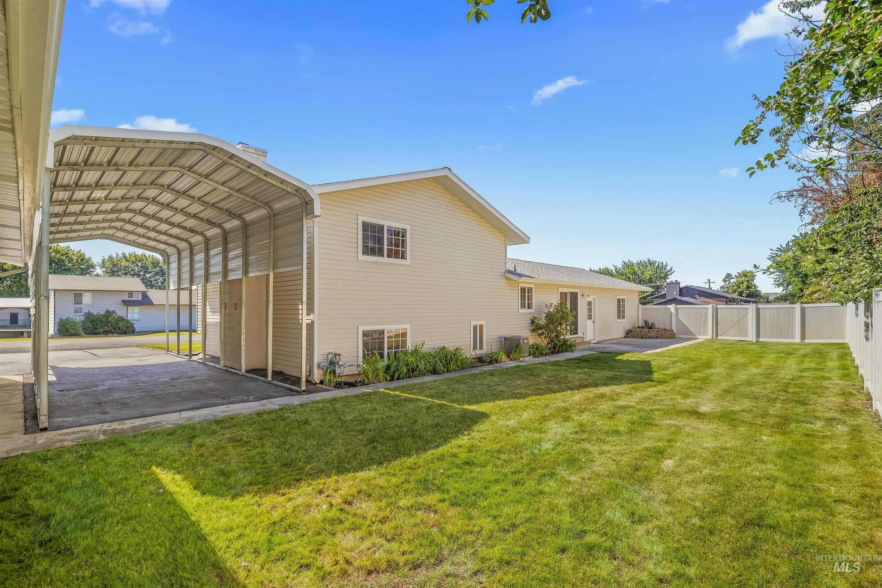 3713 20th Street, Lewiston, Idaho 83501, 3 Bedrooms, 1.5 Bathrooms, Residential For Sale, Price $479,900, 98991014