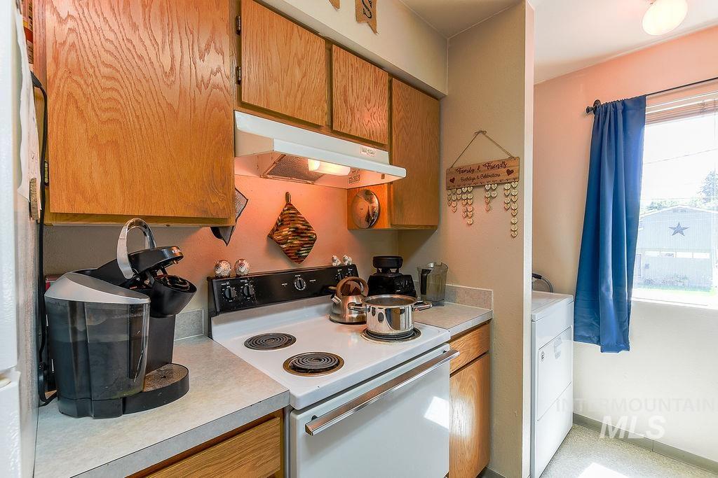 732/734 E 7th St., Moscow, Idaho 83843, 2 Bedrooms, 1 Bathroom, Residential Income For Sale, Price $449,000, 98991016