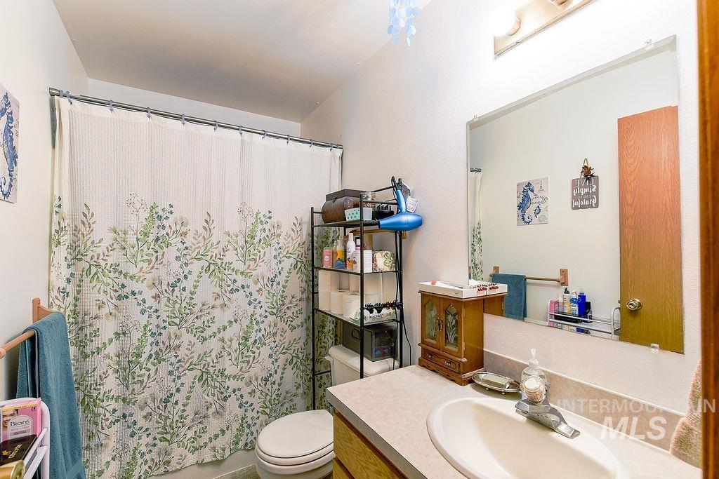 732/734 E 7th St., Moscow, Idaho 83843, 2 Bedrooms, 1 Bathroom, Residential Income For Sale, Price $449,000, 98991016