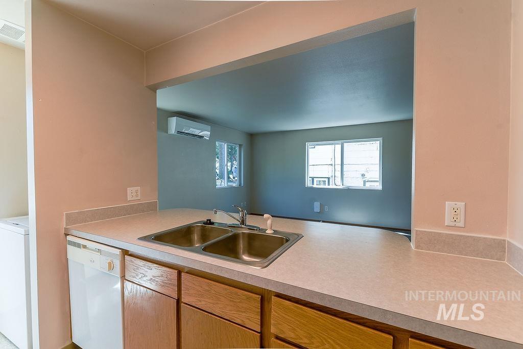 732/734 E 7th St., Moscow, Idaho 83843, 2 Bedrooms, 1 Bathroom, Residential Income For Sale, Price $449,000, 98991016