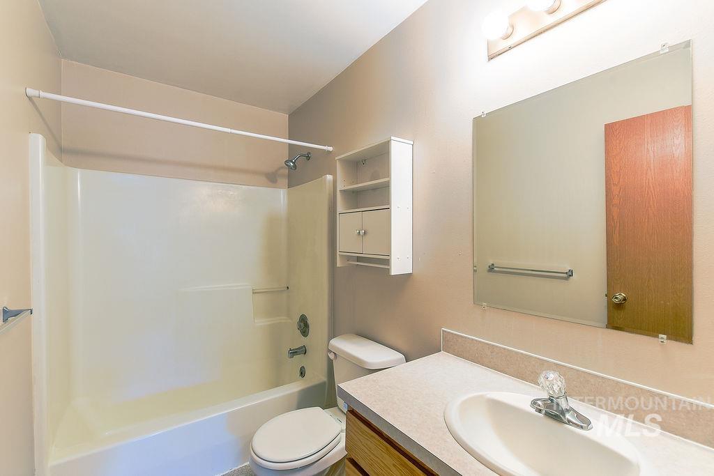 732/734 E 7th St., Moscow, Idaho 83843, 2 Bedrooms, 1 Bathroom, Residential Income For Sale, Price $449,000, 98991016