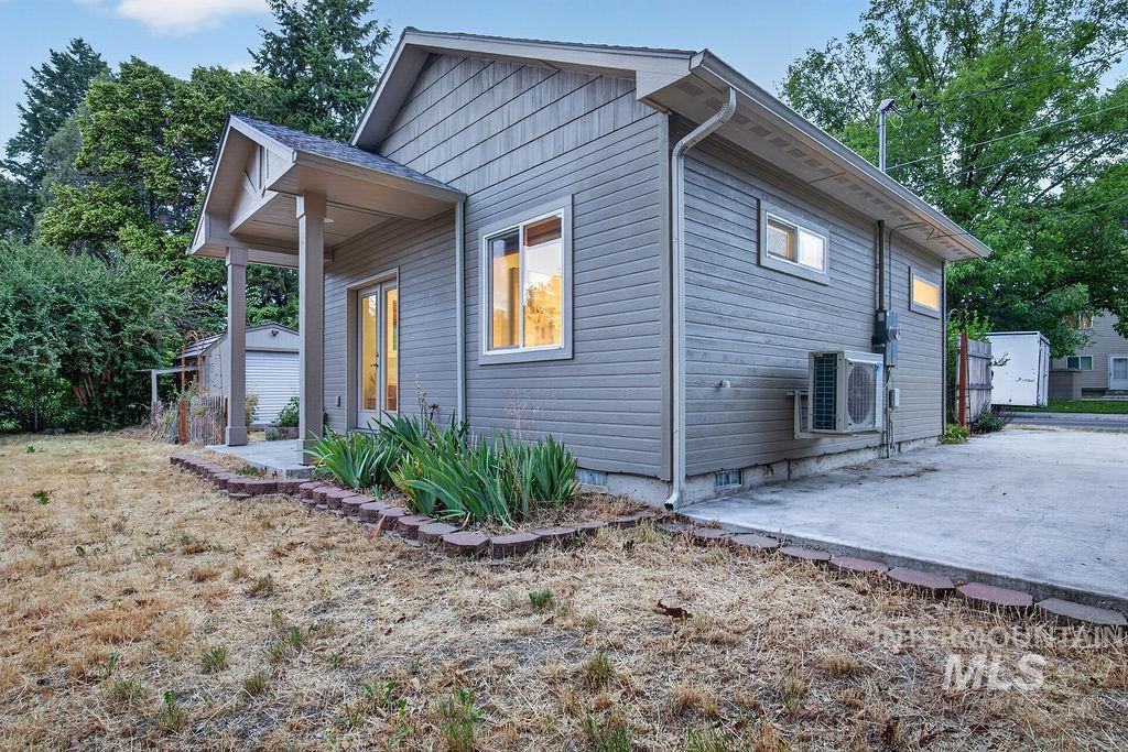 3324 W Tucker, Boise, Idaho 83703, 3 Bedrooms, 2 Bathrooms, Residential Income For Sale, Price $819,000, 98991017