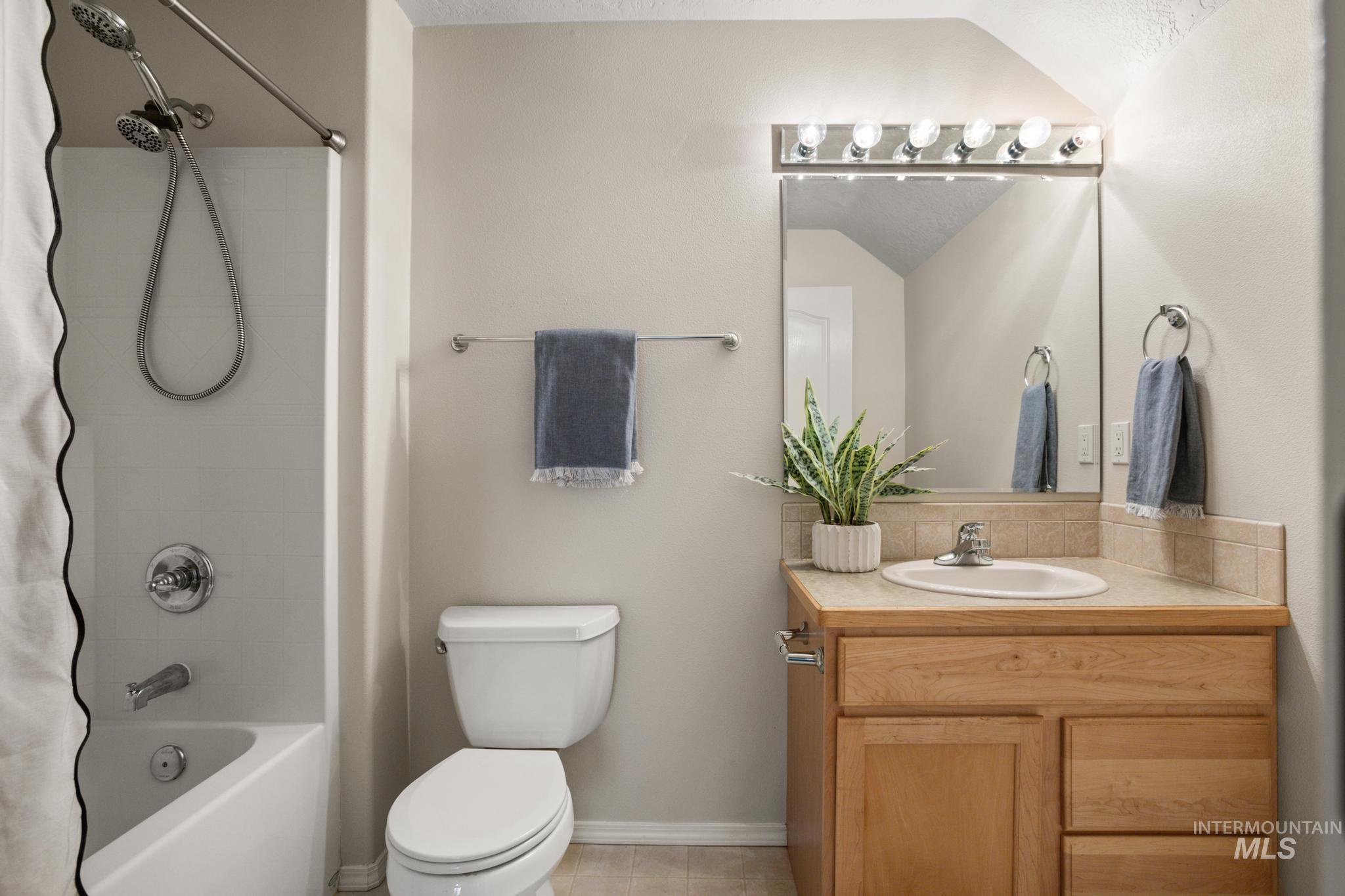 2716 S Bayou Bar Way, Meridian, Idaho 83642, 4 Bedrooms, 3 Bathrooms, Residential For Sale, Price $560,000, 98991018