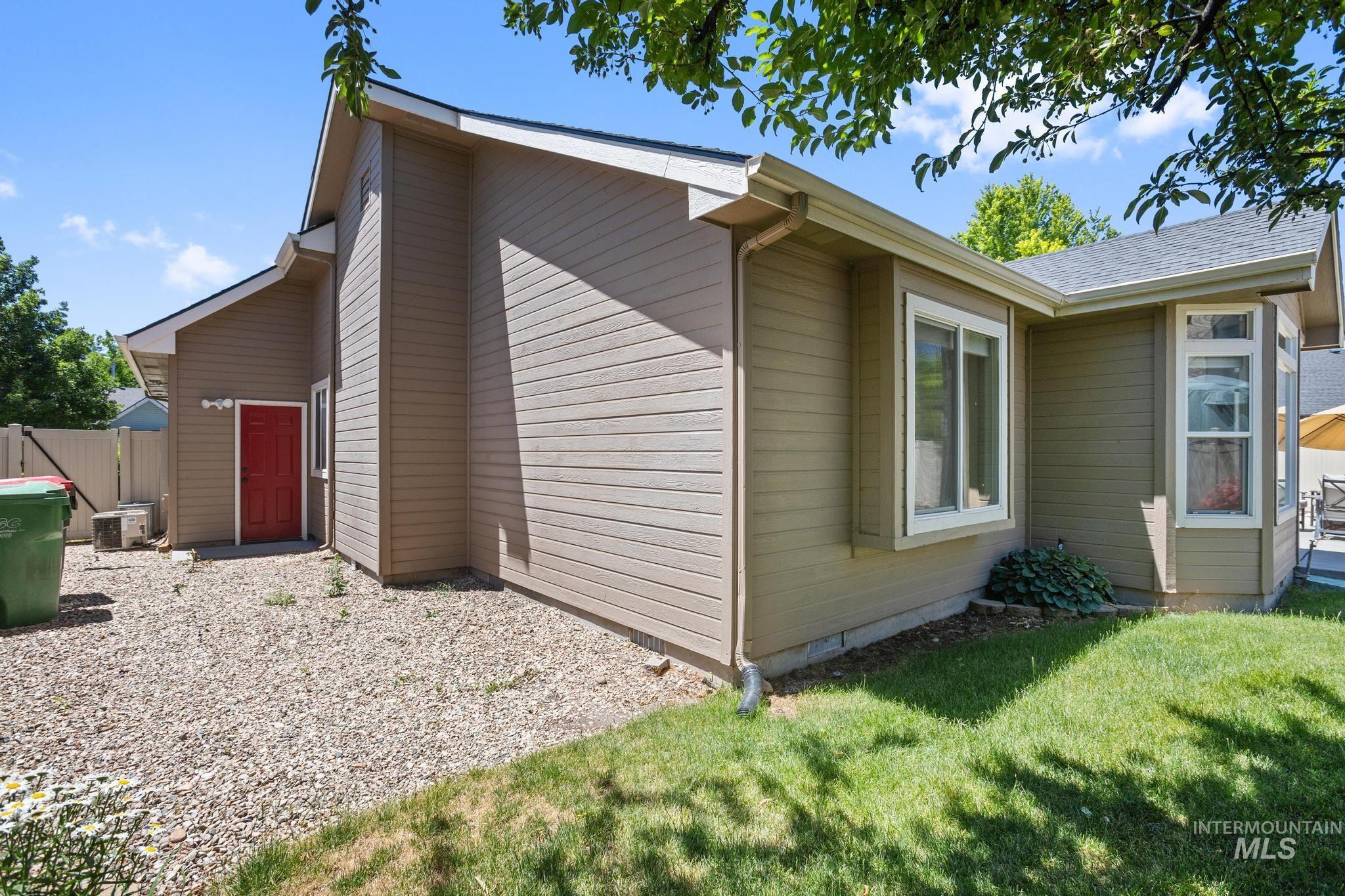 2716 S Bayou Bar Way, Meridian, Idaho 83642, 4 Bedrooms, 3 Bathrooms, Residential For Sale, Price $560,000, 98991018