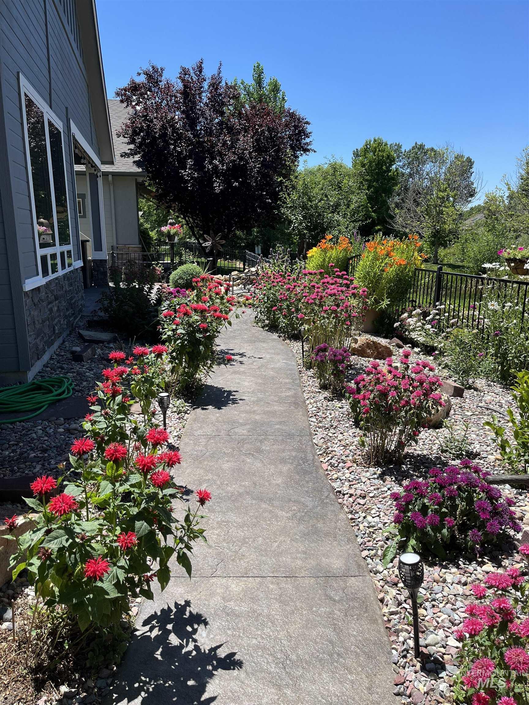6359 N Mystic Cove Pl, Garden City, Idaho 83714, 3 Bedrooms, 2 Bathrooms, Residential For Sale, Price $659,900, 98991023