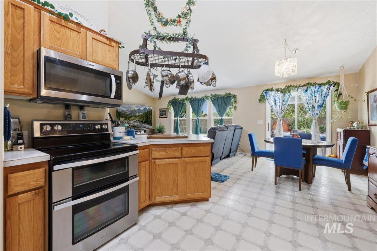2771 W Ebbtide Ct, Meridian, Idaho 83642, 3 Bedrooms, 2 Bathrooms, Residential For Sale, Price $414,900, 98991024