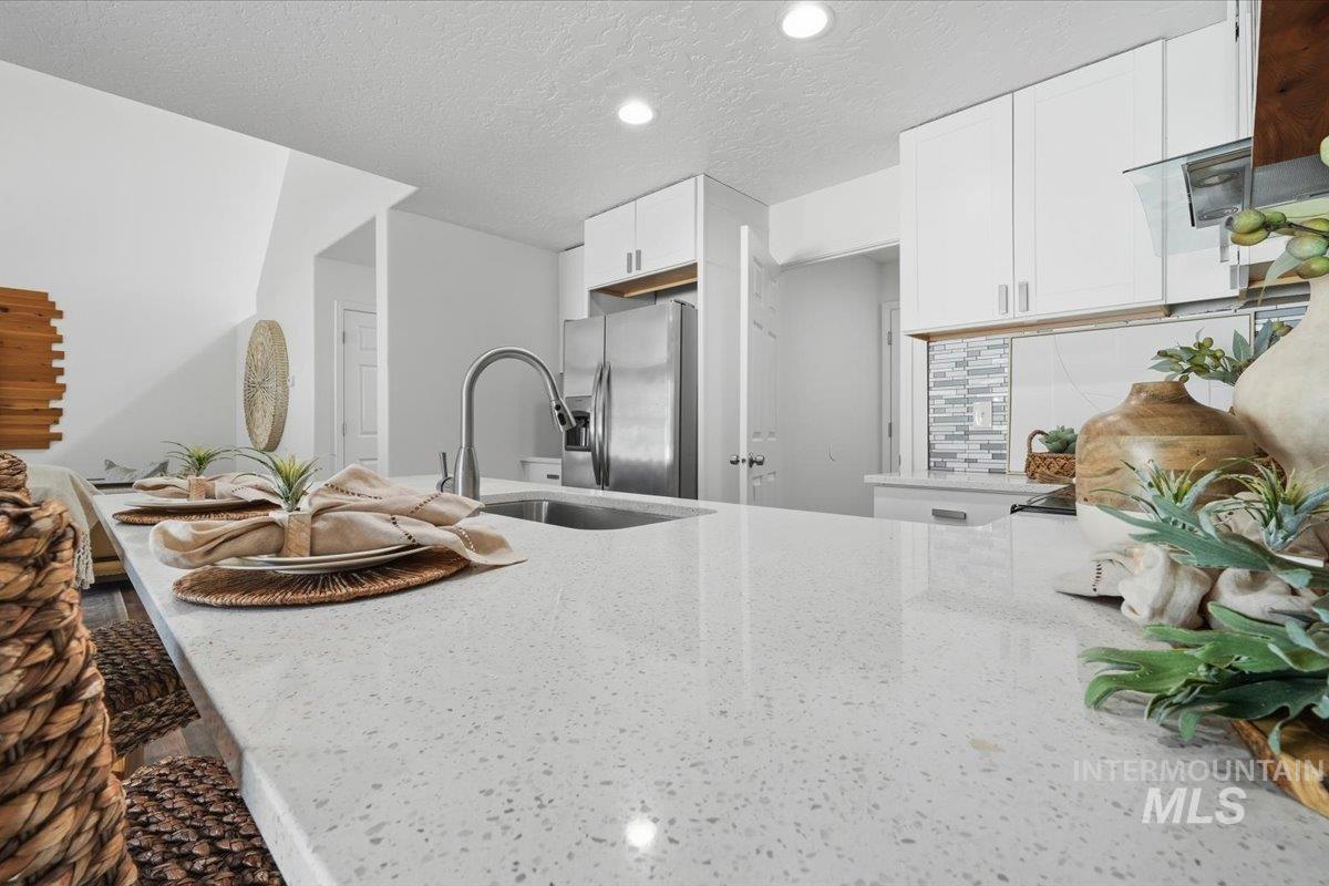 2883 S Ladera, Boise, Idaho 83705, 3 Bedrooms, 2.5 Bathrooms, Residential For Sale, Price $419,990, 98991028