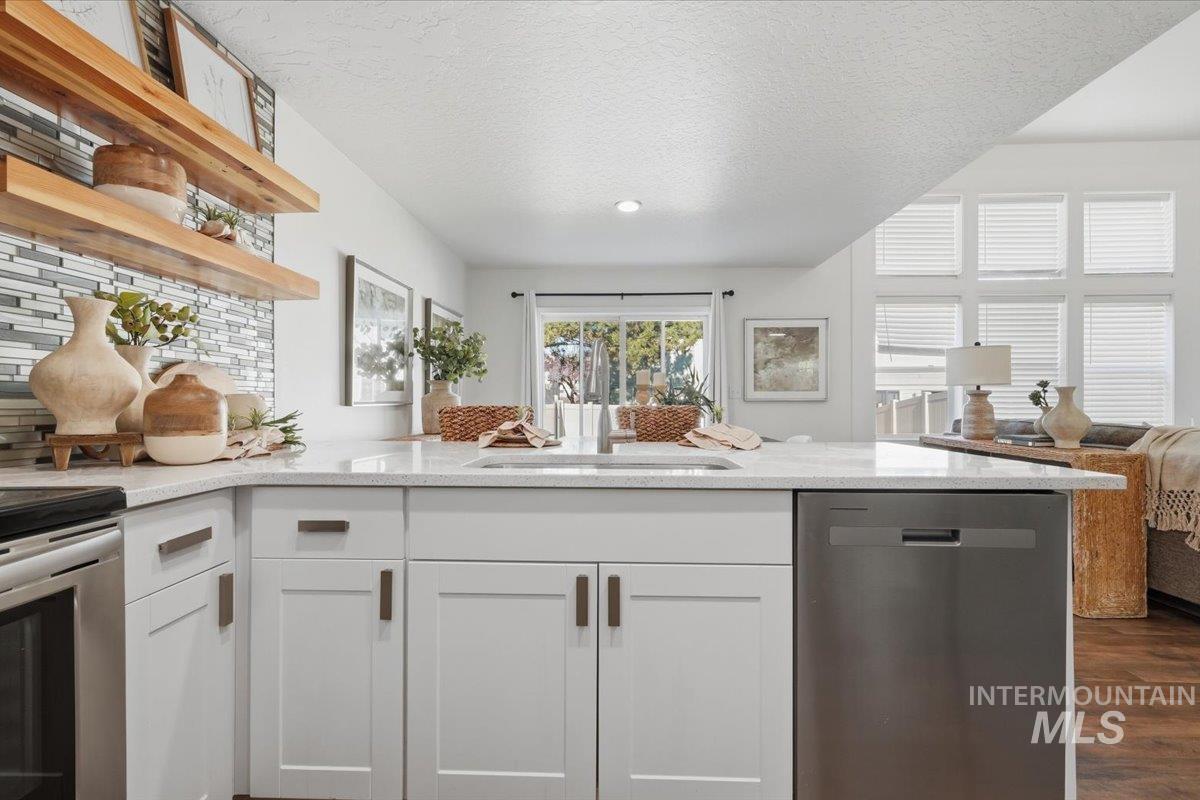2883 S Ladera, Boise, Idaho 83705, 3 Bedrooms, 2.5 Bathrooms, Residential For Sale, Price $419,990, 98991028