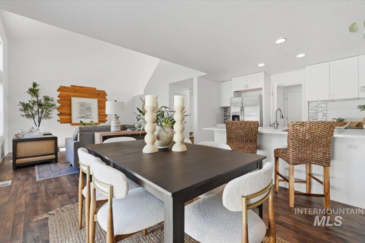 2883 S Ladera, Boise, Idaho 83705, 3 Bedrooms, 2.5 Bathrooms, Residential Income For Sale, Price $419,990, 98991029