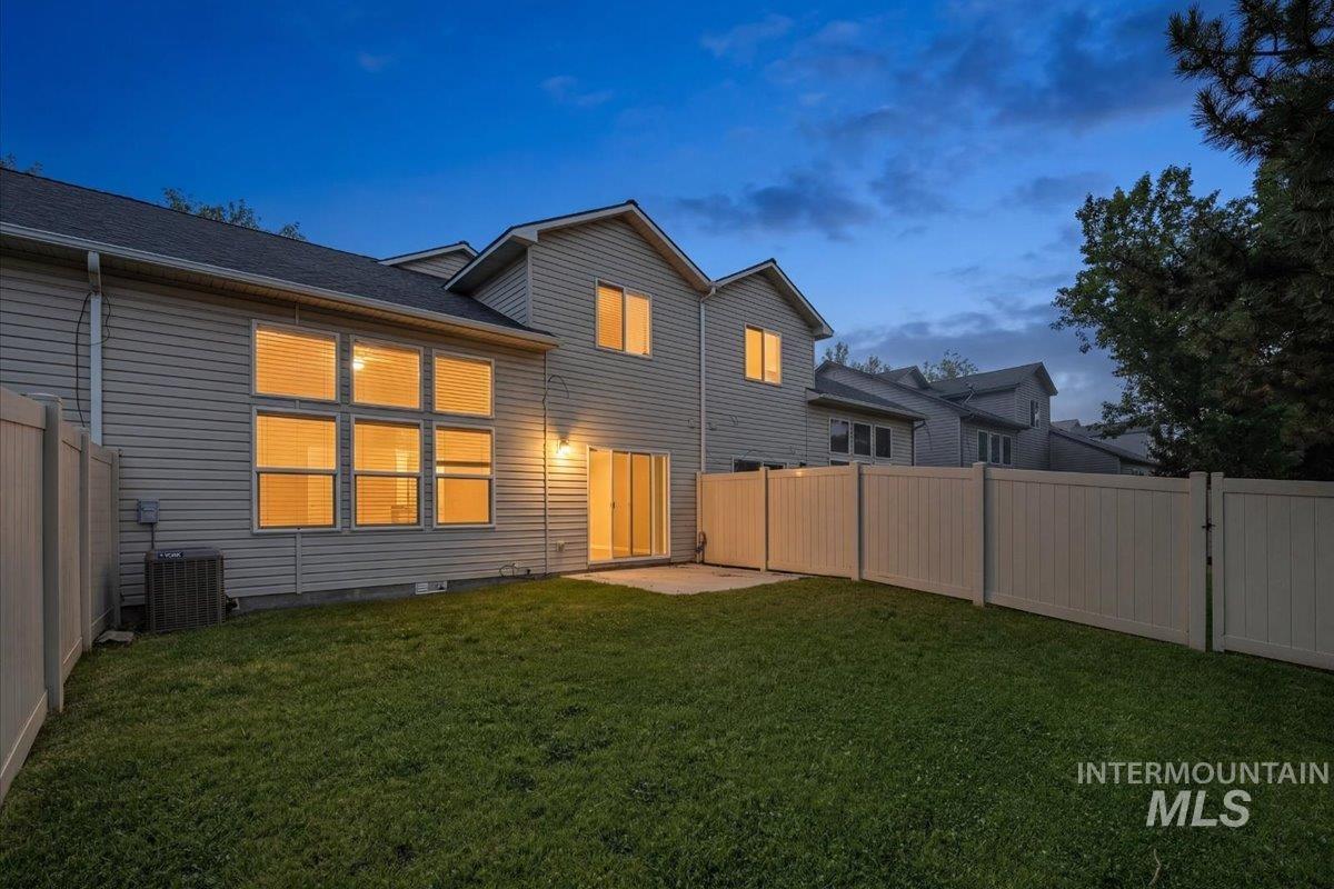 2883 S Ladera, Boise, Idaho 83705, 3 Bedrooms, 2.5 Bathrooms, Residential Income For Sale, Price $419,990, 98991029