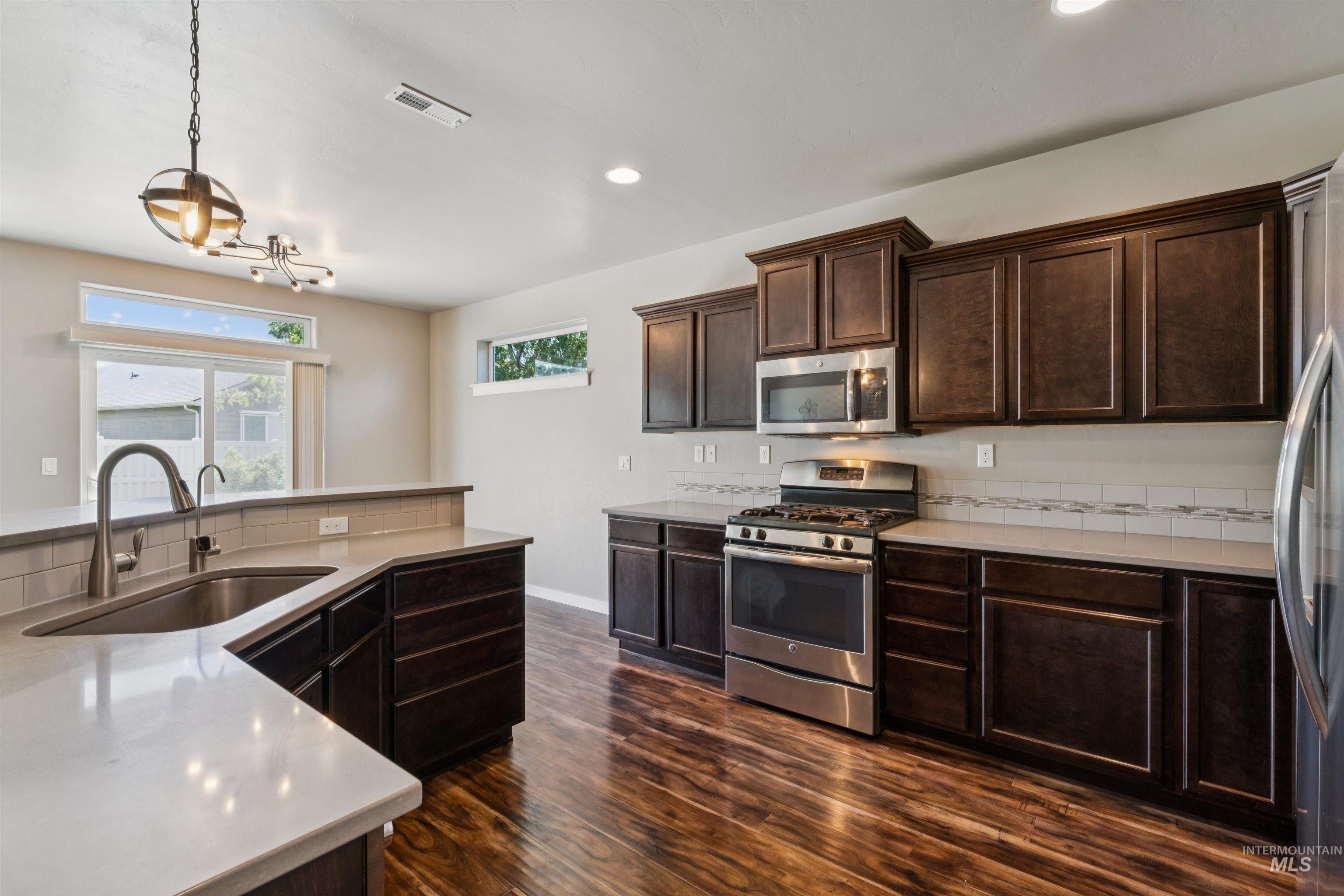 1470 S Diomi way, Boise, Idaho 83709, 3 Bedrooms, 2 Bathrooms, Residential For Sale, Price $485,000, 98991036