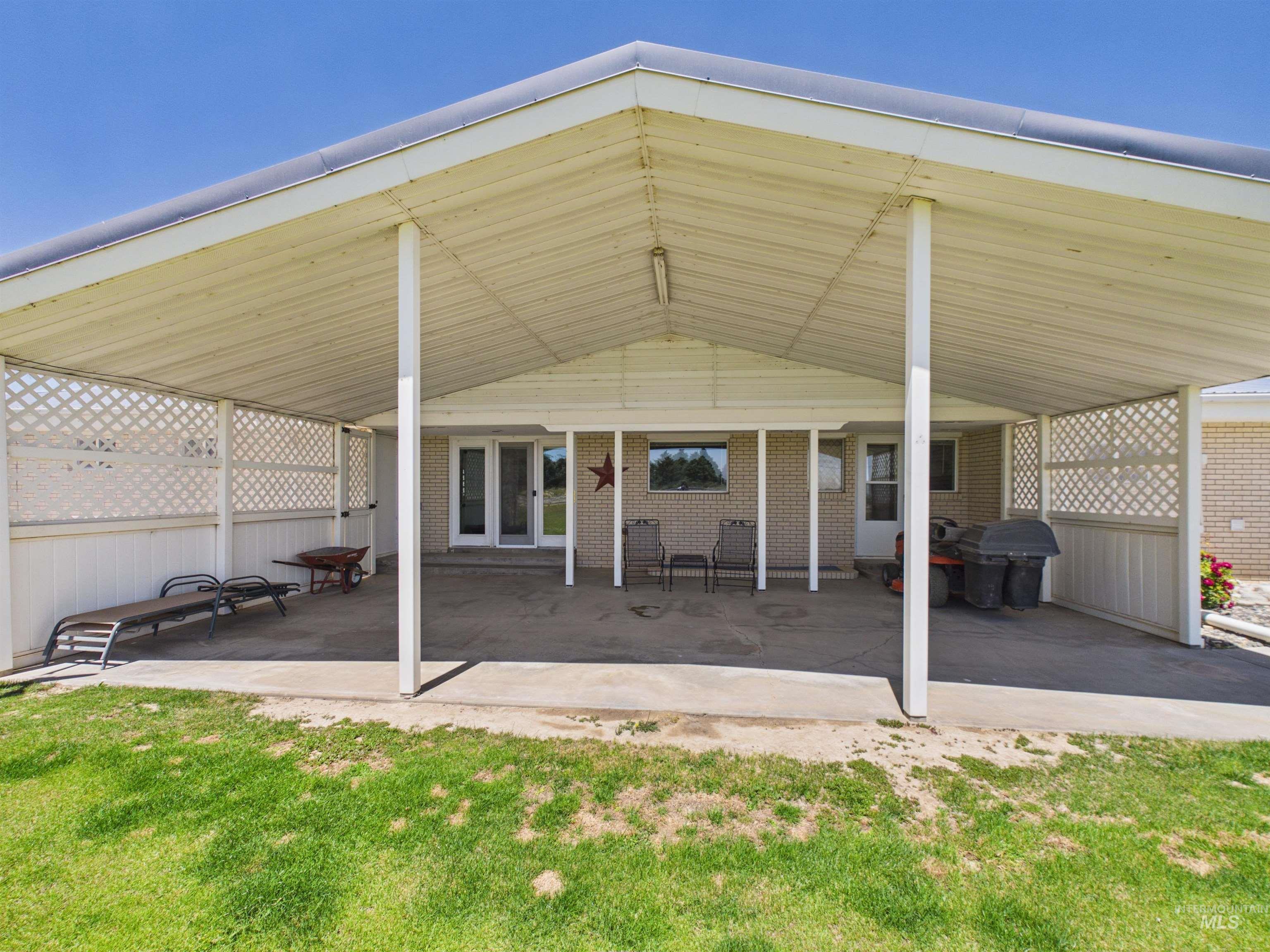 253 N 700 West, Paul, Idaho 83347, 5 Bedrooms, 2.5 Bathrooms, Residential For Sale, Price $575,000, 98991037