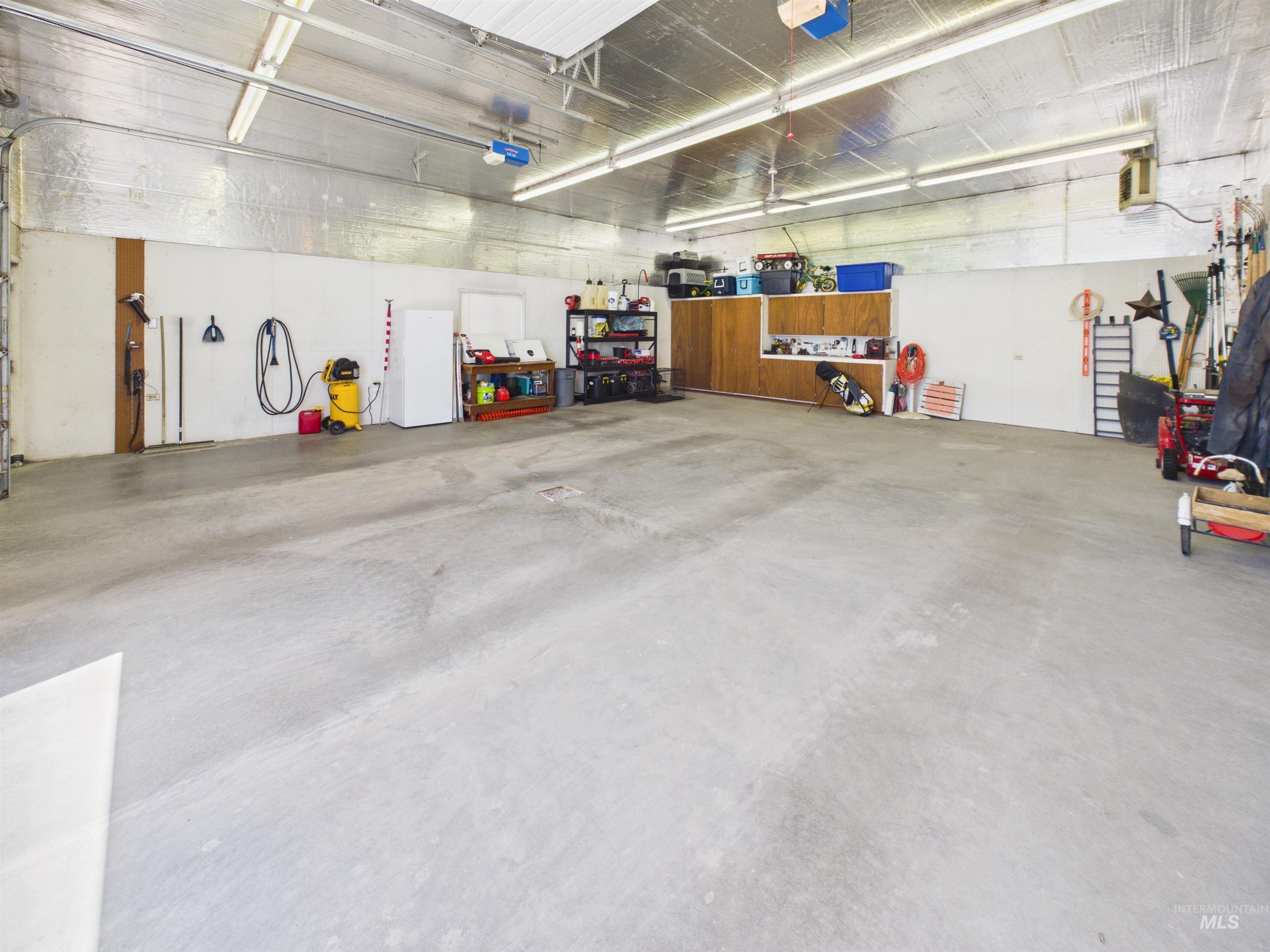 253 N 700 West, Paul, Idaho 83347, 5 Bedrooms, 2.5 Bathrooms, Residential For Sale, Price $575,000, 98991037