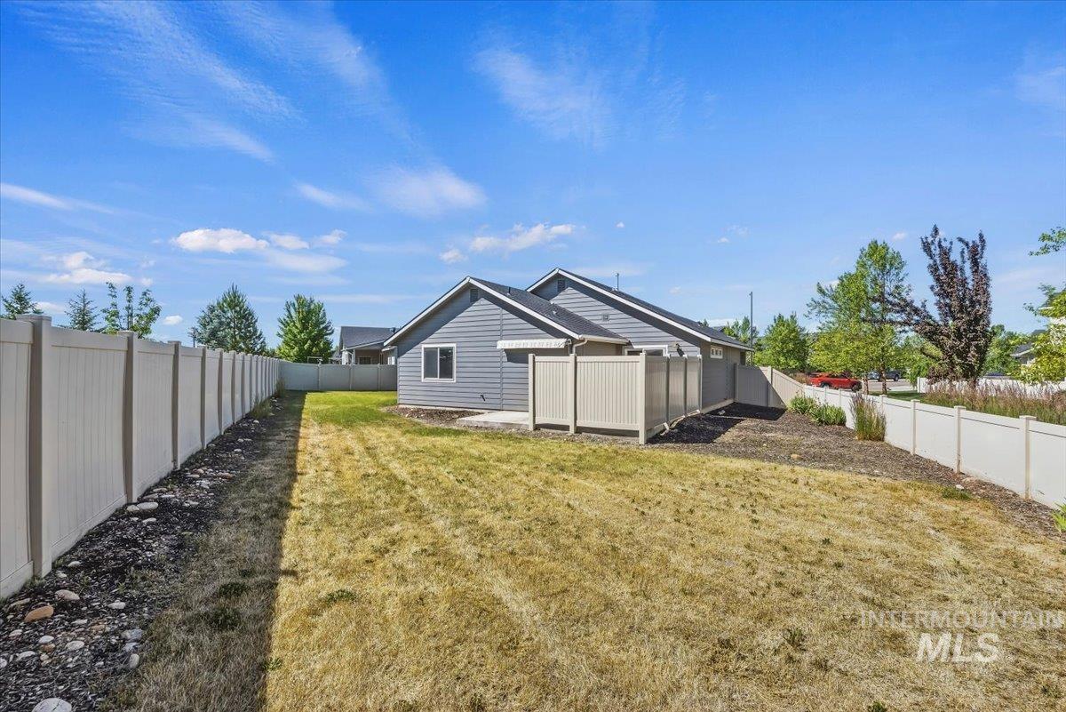 5170 N N Maplestone Ave., Meridian, Idaho 83646, 3 Bedrooms, 2 Bathrooms, Residential For Sale, Price $425,000, 98991038
