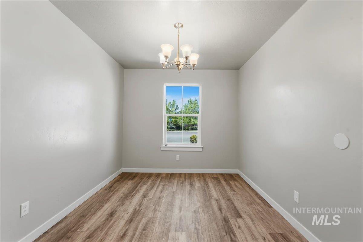5170 N N Maplestone Ave., Meridian, Idaho 83646, 3 Bedrooms, 2 Bathrooms, Residential For Sale, Price $425,000, 98991038
