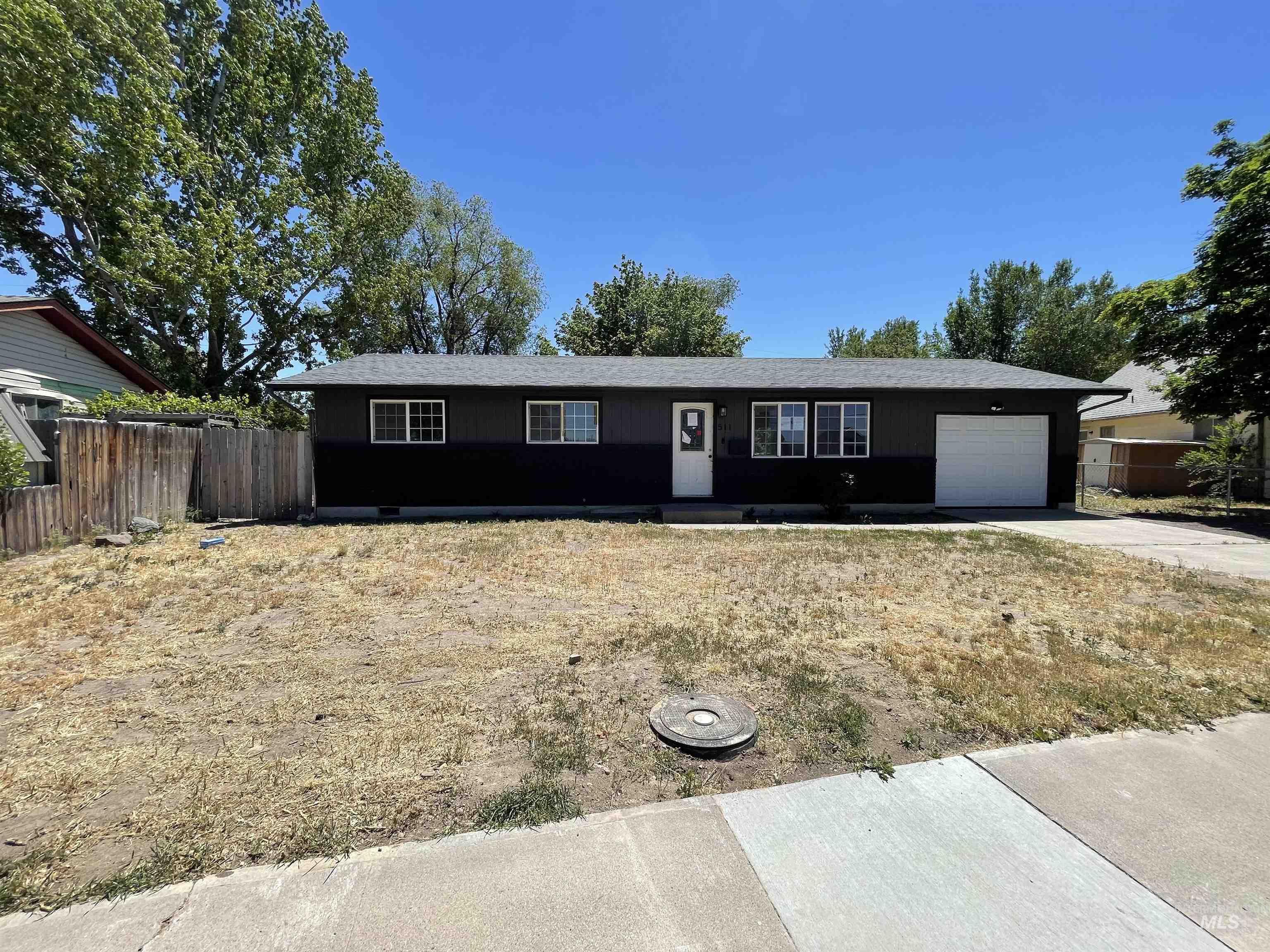 511 Chestnut St, Mountain Home, Idaho 83647, 3 Bedrooms, 1 Bathroom, Residential For Sale, Price $245,000, 98991040