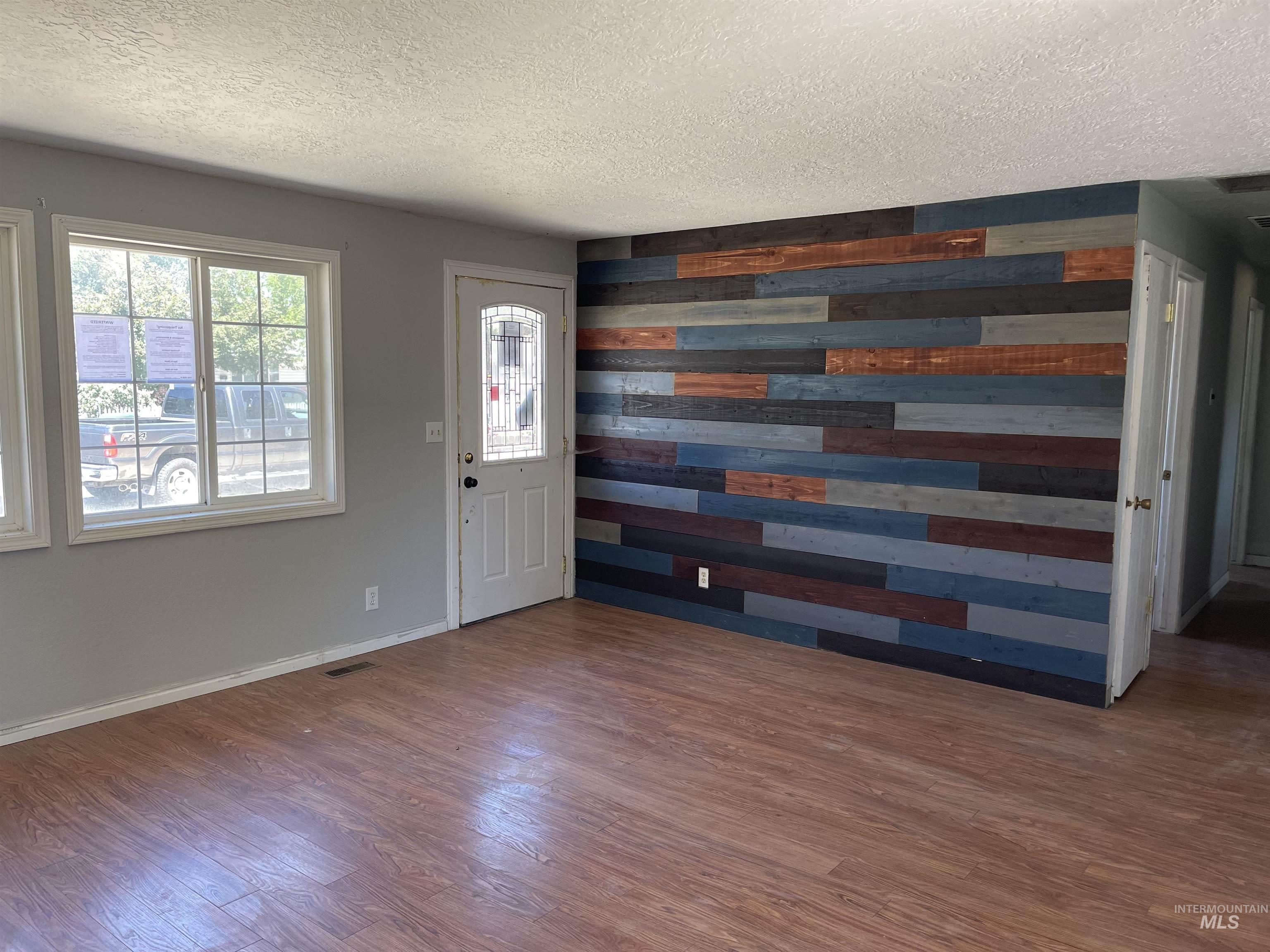 511 Chestnut St, Mountain Home, Idaho 83647, 3 Bedrooms, 1 Bathroom, Residential For Sale, Price $245,000, 98991040