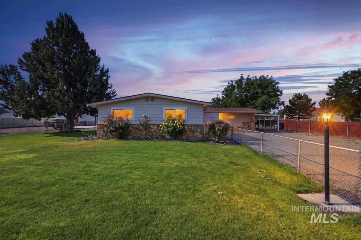 2717 E Victory, Nampa, Idaho 83687, 4 Bedrooms, 3 Bathrooms, Farm & Ranch For Sale, Price $739,900,MLS 98991041