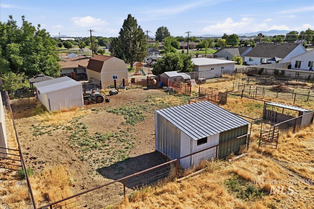 2717 E Victory, Nampa, Idaho 83687, 4 Bedrooms, 3 Bathrooms, Farm & Ranch For Sale, Price $739,900,MLS 98991041
