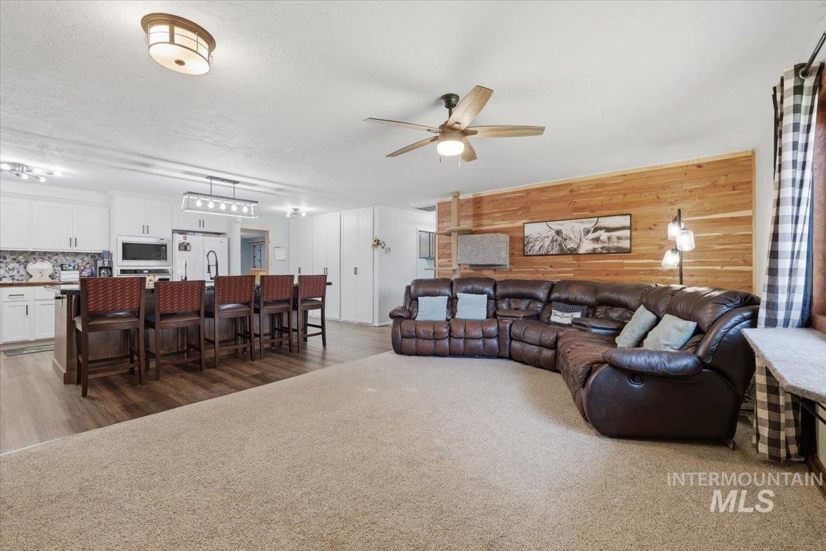 2717 E Victory, Nampa, Idaho 83687, 4 Bedrooms, 3 Bathrooms, Farm & Ranch For Sale, Price $739,900,MLS 98991041