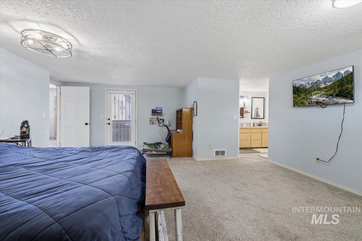 2717 E Victory, Nampa, Idaho 83687, 4 Bedrooms, 3 Bathrooms, Farm & Ranch For Sale, Price $739,900,MLS 98991041