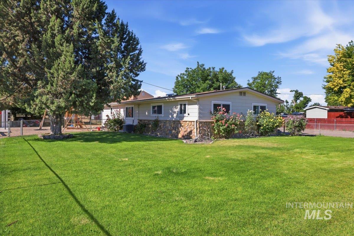 2717 E Victory, Nampa, Idaho 83687, 4 Bedrooms, 3 Bathrooms, Farm & Ranch For Sale, Price $739,900,MLS 98991041