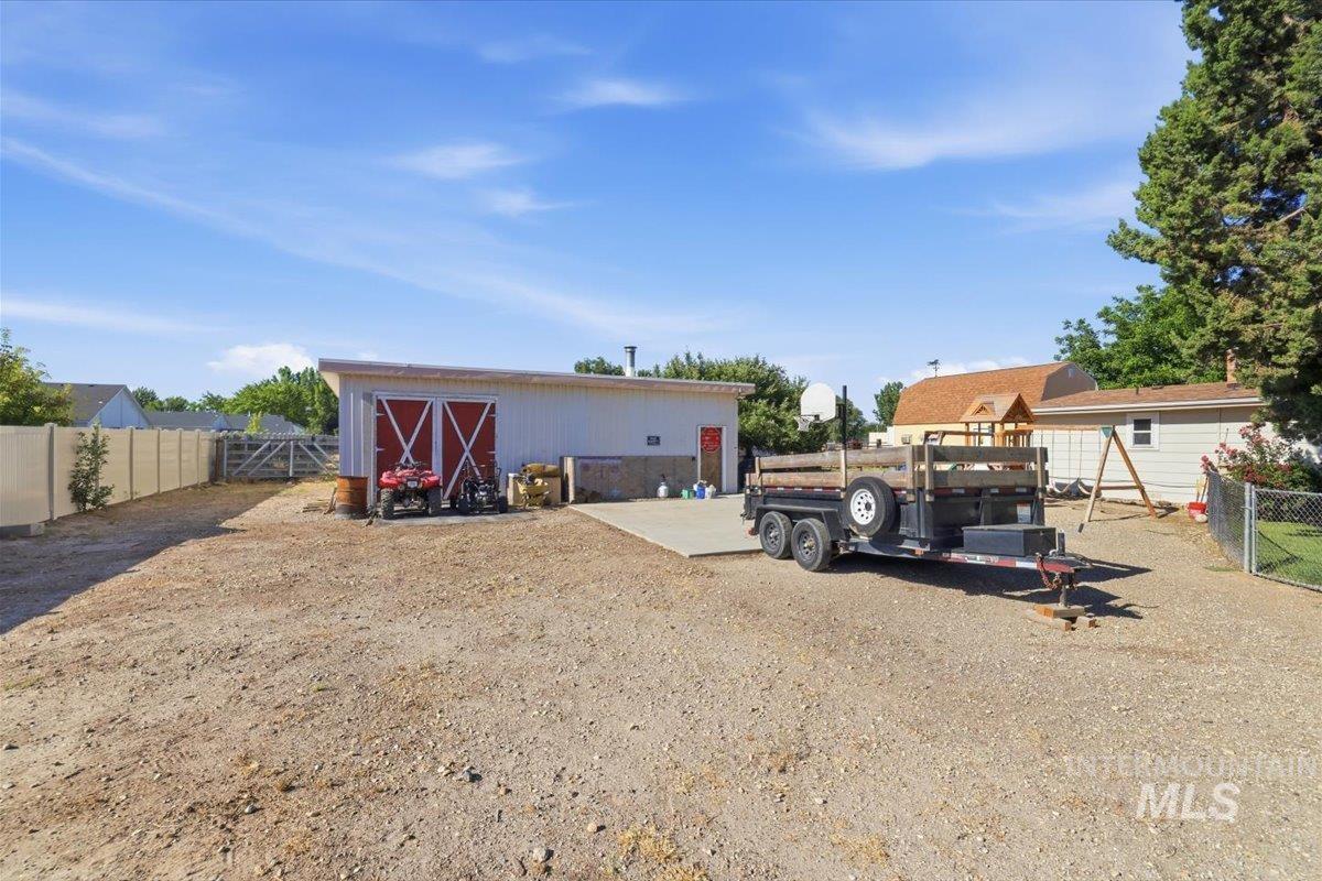 2717 E Victory, Nampa, Idaho 83687, 4 Bedrooms, 3 Bathrooms, Farm & Ranch For Sale, Price $739,900,MLS 98991041