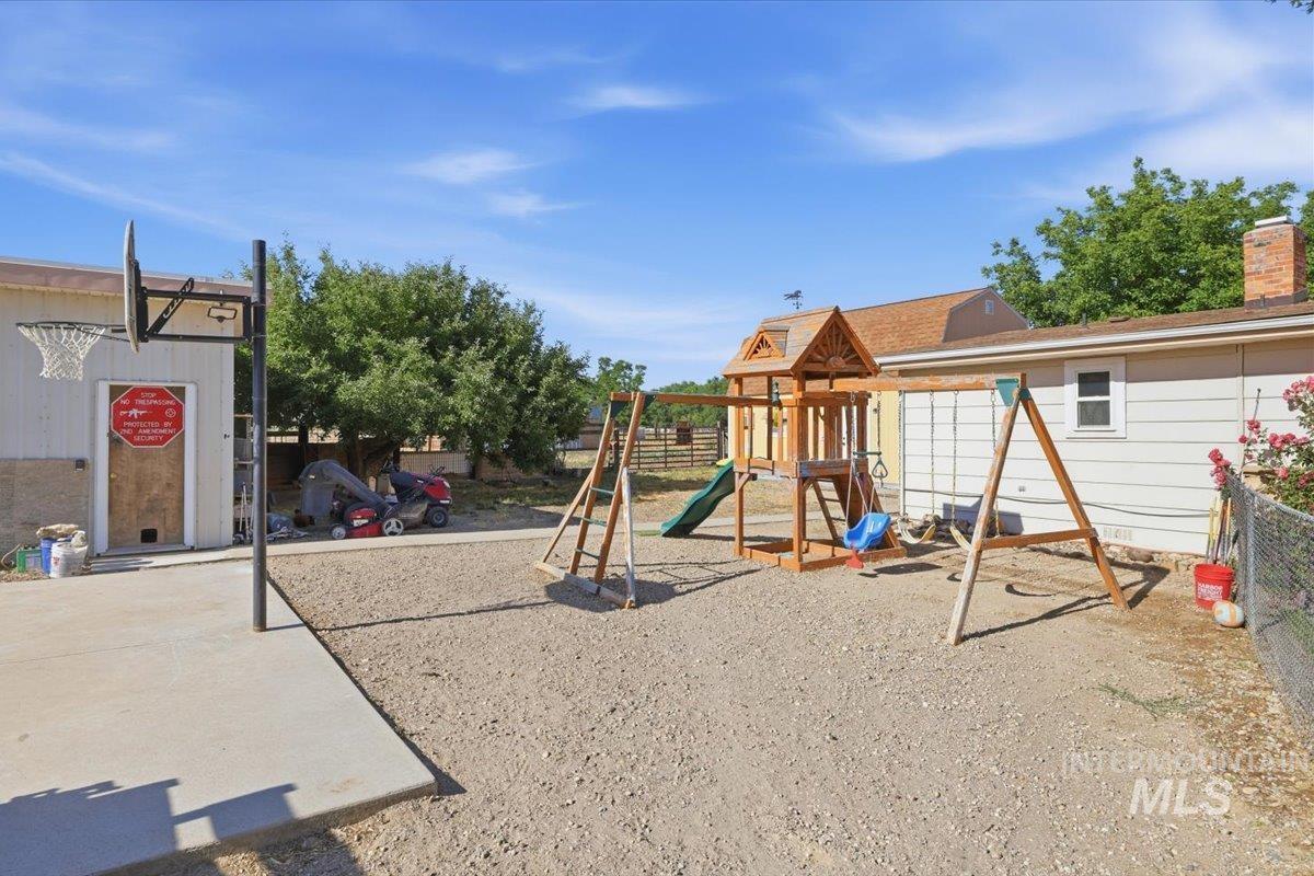 2717 E Victory, Nampa, Idaho 83687, 4 Bedrooms, 3 Bathrooms, Farm & Ranch For Sale, Price $739,900,MLS 98991041