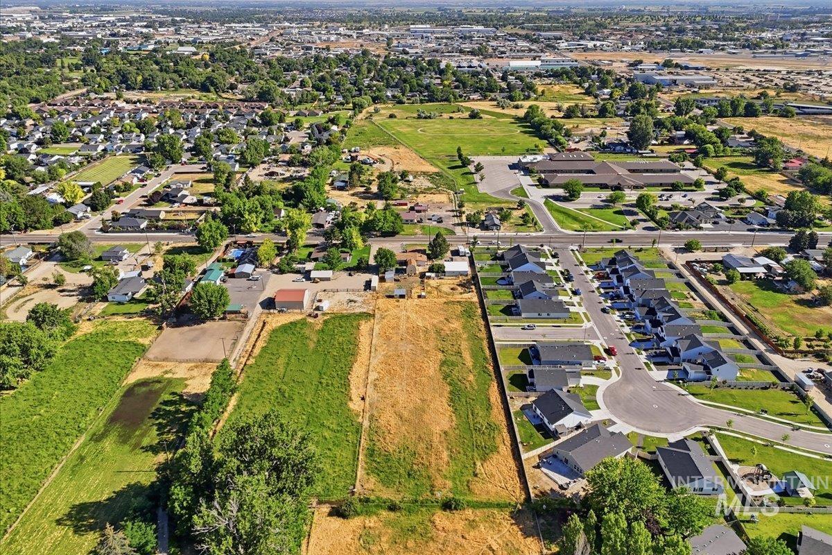 2717 E Victory, Nampa, Idaho 83687, 4 Bedrooms, 3 Bathrooms, Farm & Ranch For Sale, Price $739,900,MLS 98991041