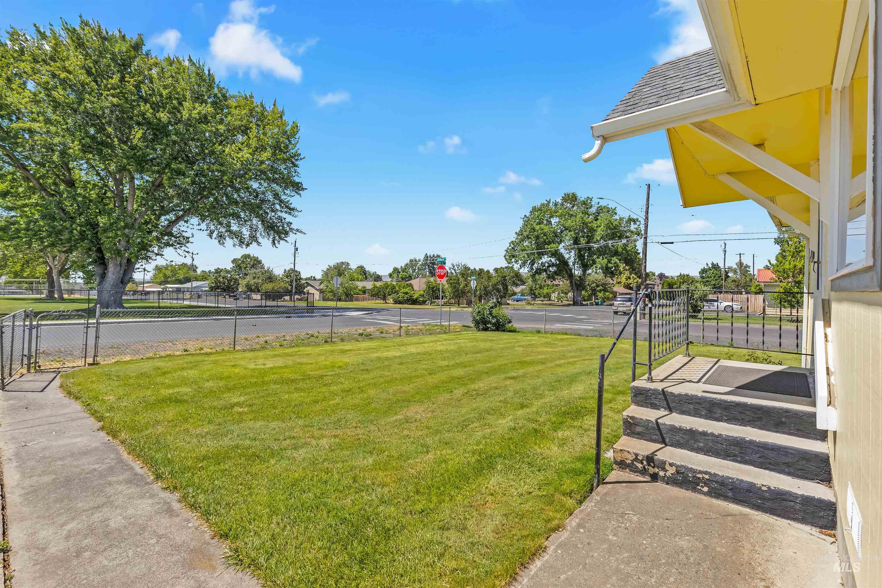 3601 12th Street, Lewiston, Idaho 83501, 2 Bedrooms, 1 Bathroom, Residential For Sale, Price $309,000, 98991044