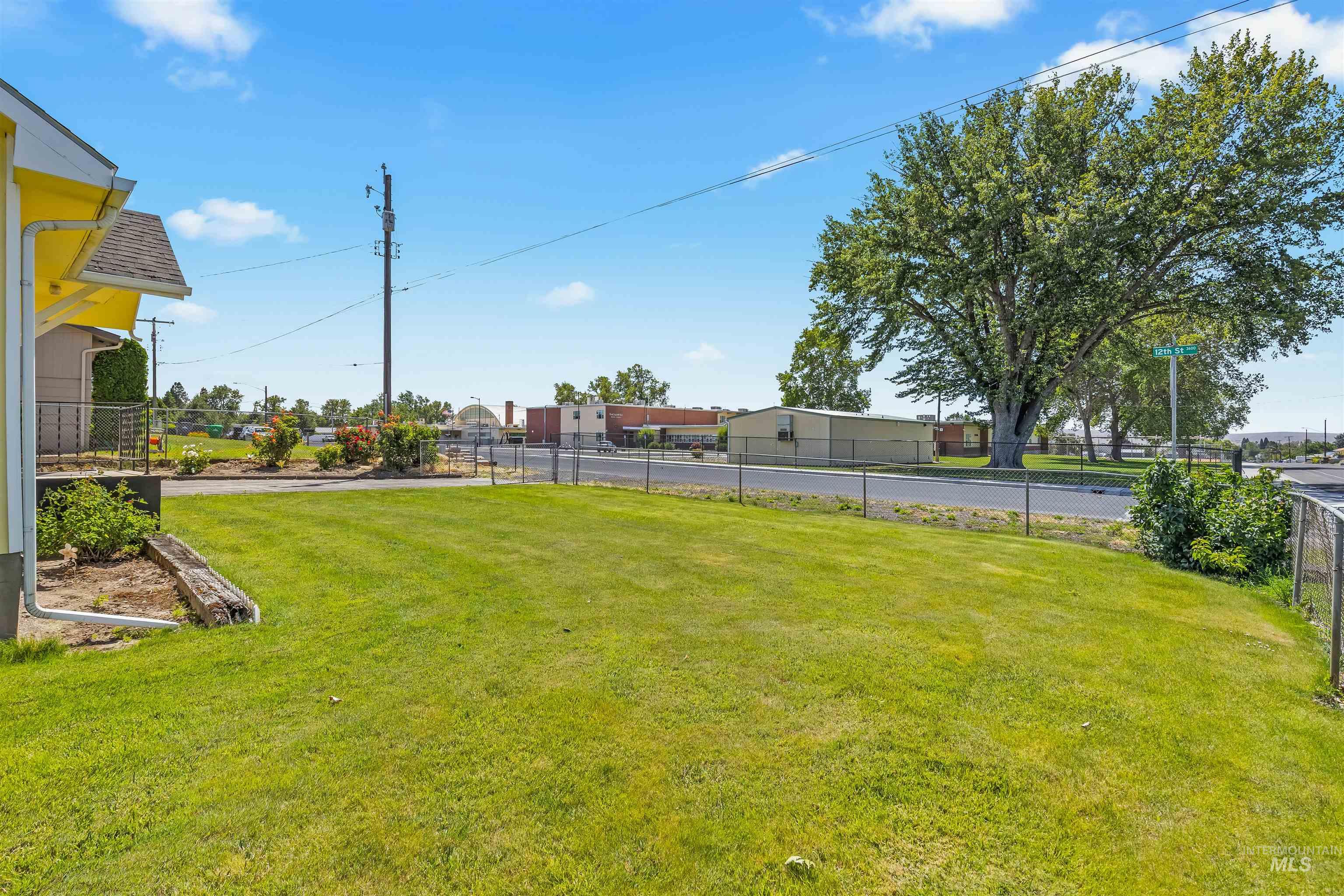 3601 12th Street, Lewiston, Idaho 83501, 2 Bedrooms, 1 Bathroom, Residential For Sale, Price $309,000, 98991044