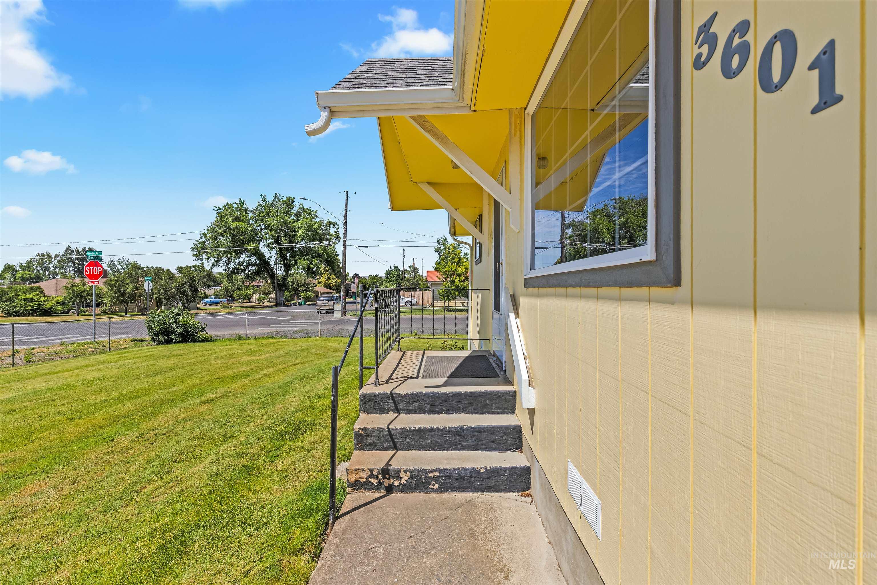 3601 12th Street, Lewiston, Idaho 83501, 2 Bedrooms, 1 Bathroom, Residential For Sale, Price $309,000, 98991044