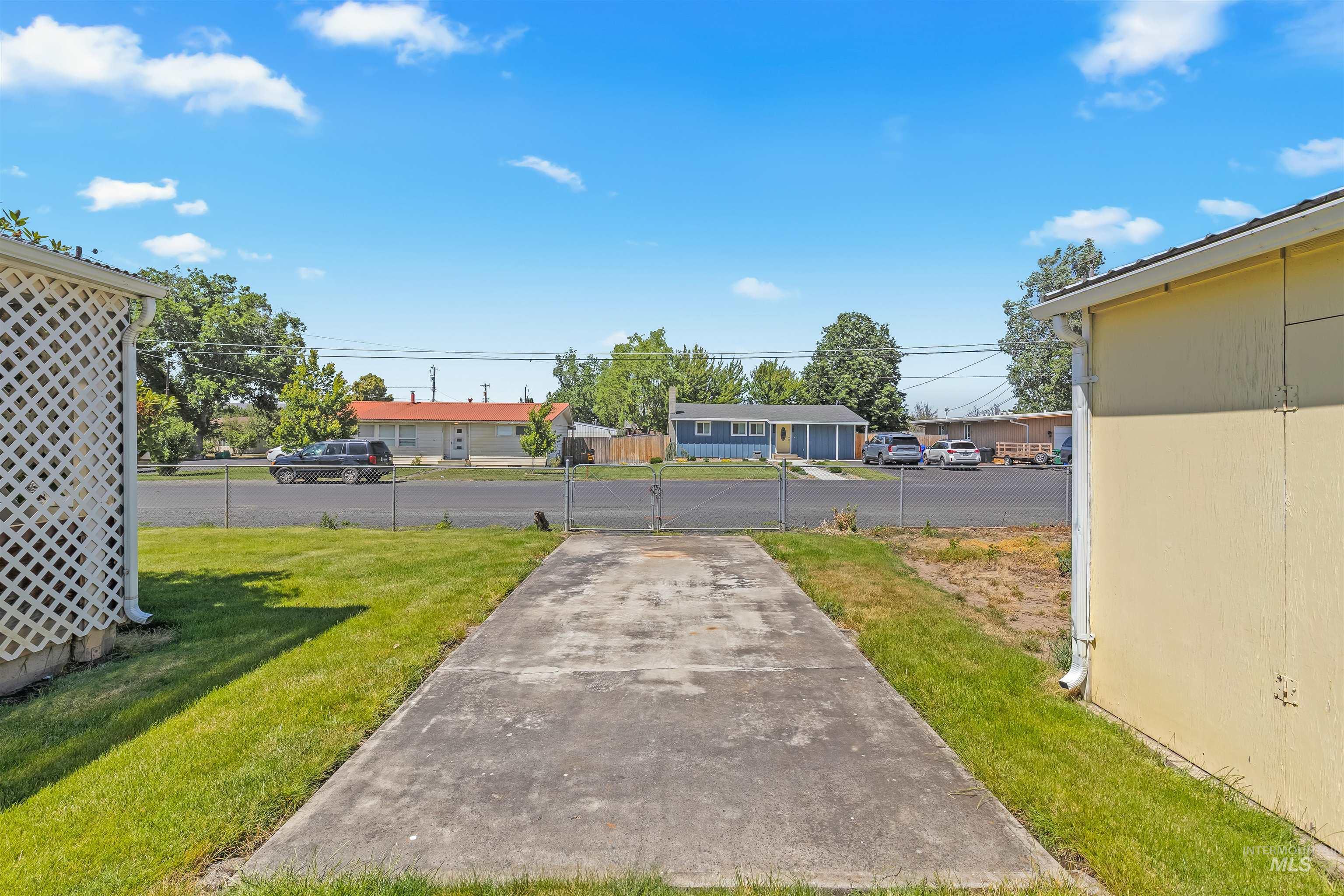 3601 12th Street, Lewiston, Idaho 83501, 2 Bedrooms, 1 Bathroom, Residential For Sale, Price $309,000, 98991044