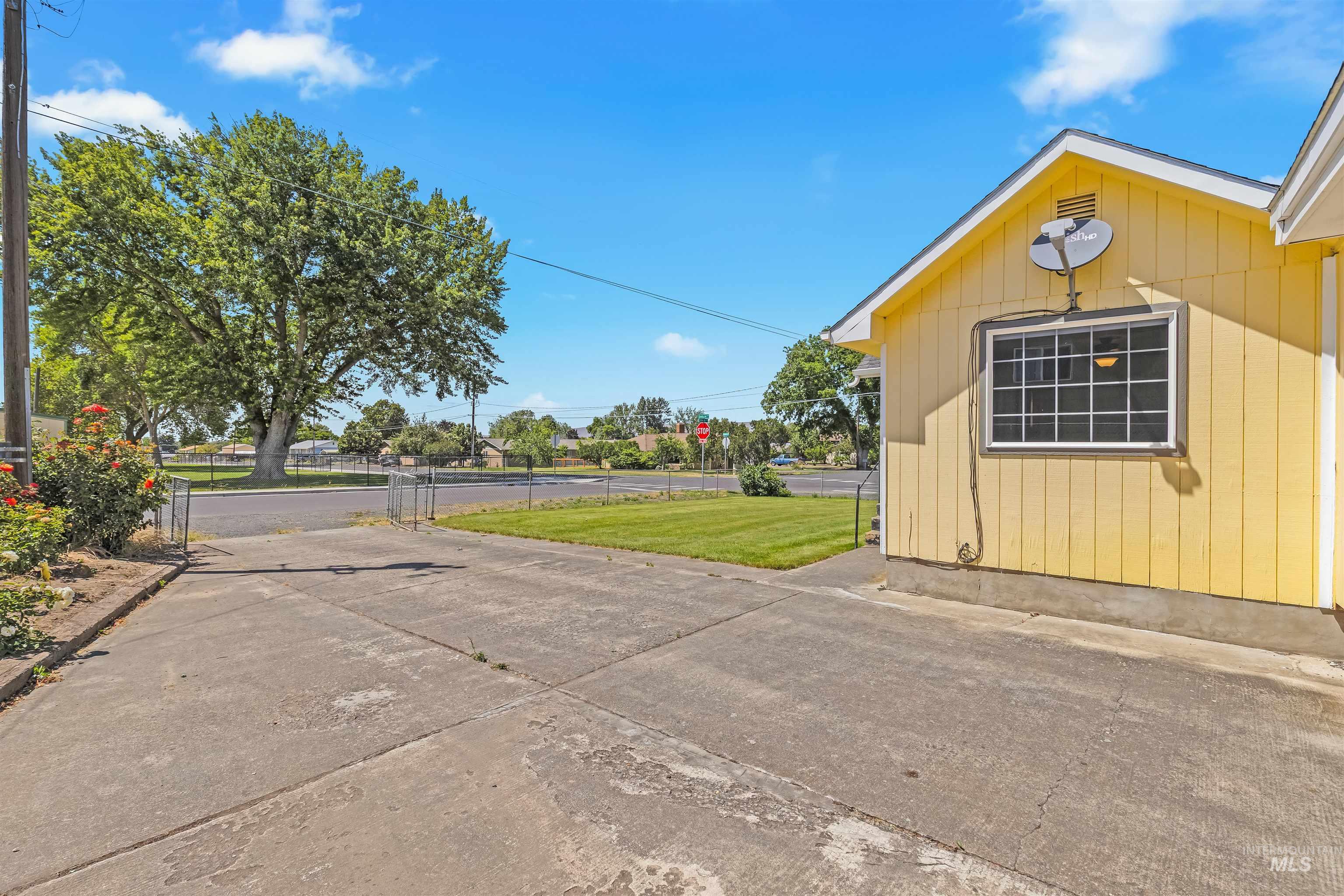 3601 12th Street, Lewiston, Idaho 83501, 2 Bedrooms, 1 Bathroom, Residential For Sale, Price $309,000, 98991044