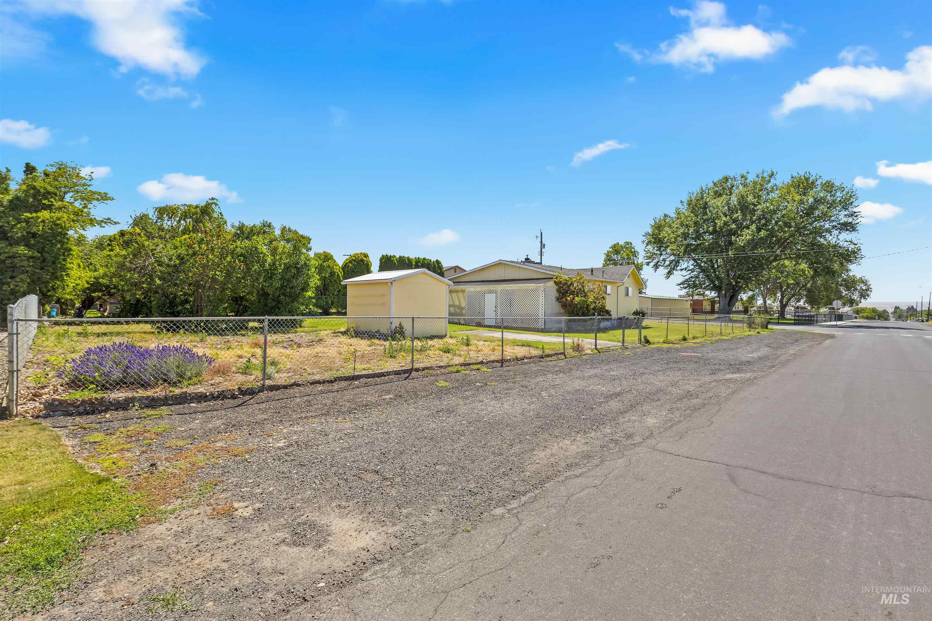 3601 12th Street, Lewiston, Idaho 83501, 2 Bedrooms, 1 Bathroom, Residential For Sale, Price $309,000, 98991044