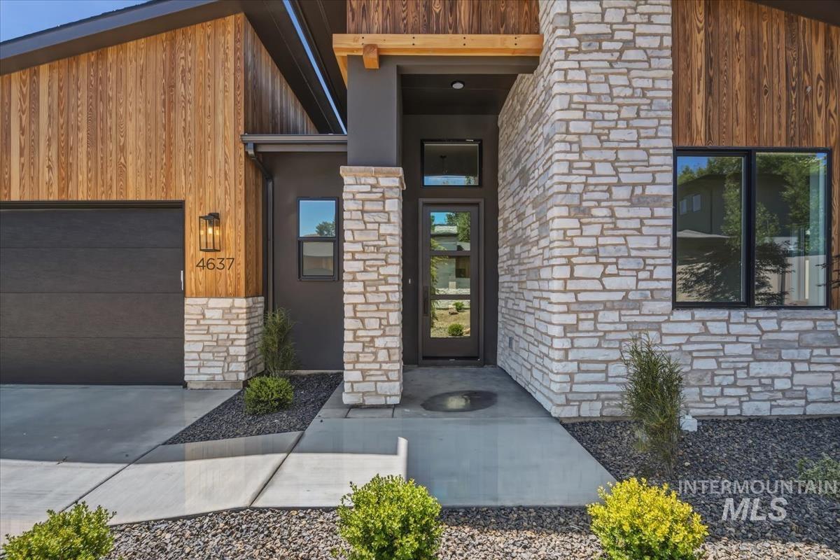 4637 N Collister Dr, Boise, Idaho 83703, 3 Bedrooms, 2.5 Bathrooms, Residential For Sale, Price $860,000, 98991045
