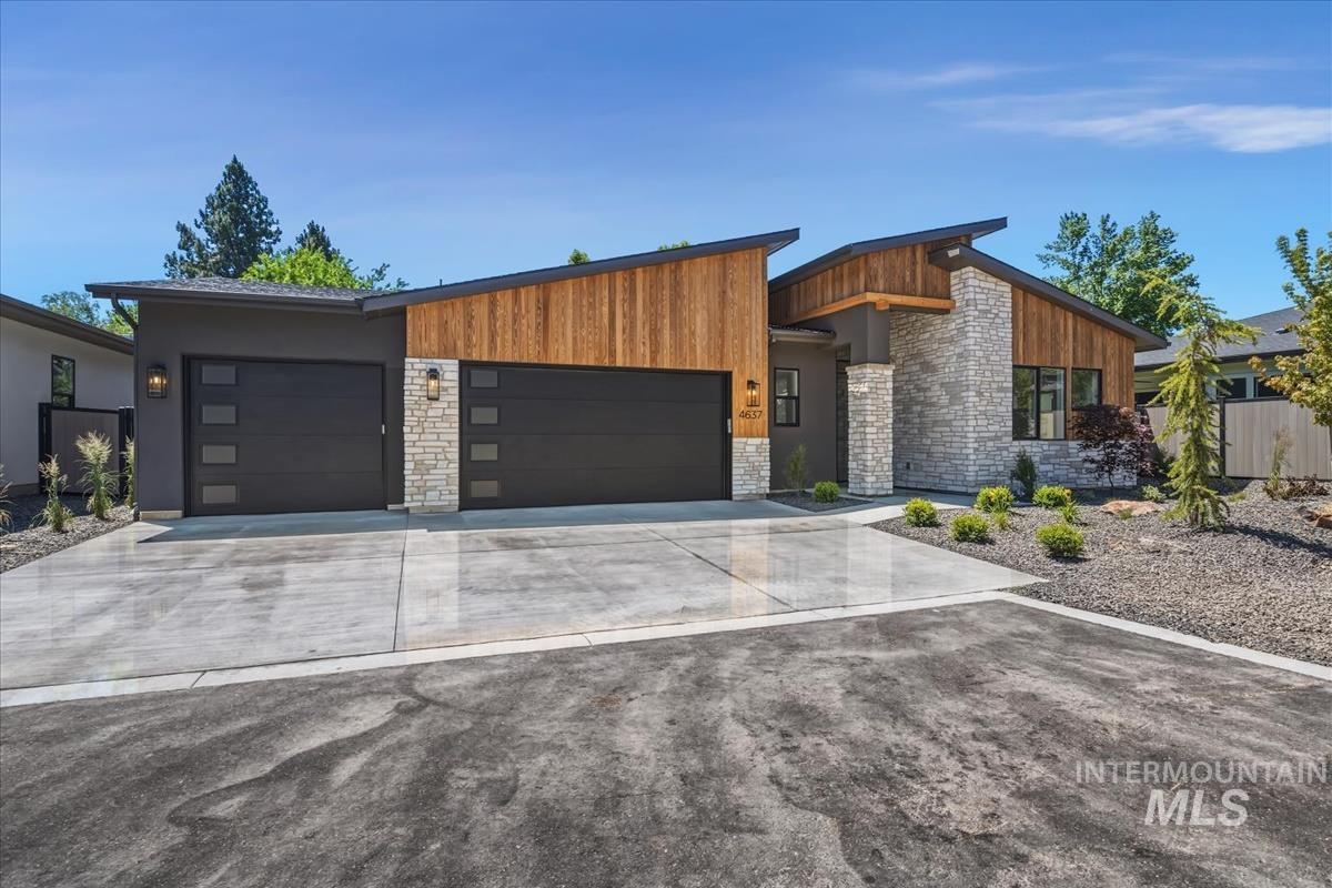 4637 N Collister Dr, Boise, Idaho 83703, 3 Bedrooms, 2.5 Bathrooms, Residential For Sale, Price $860,000, 98991045