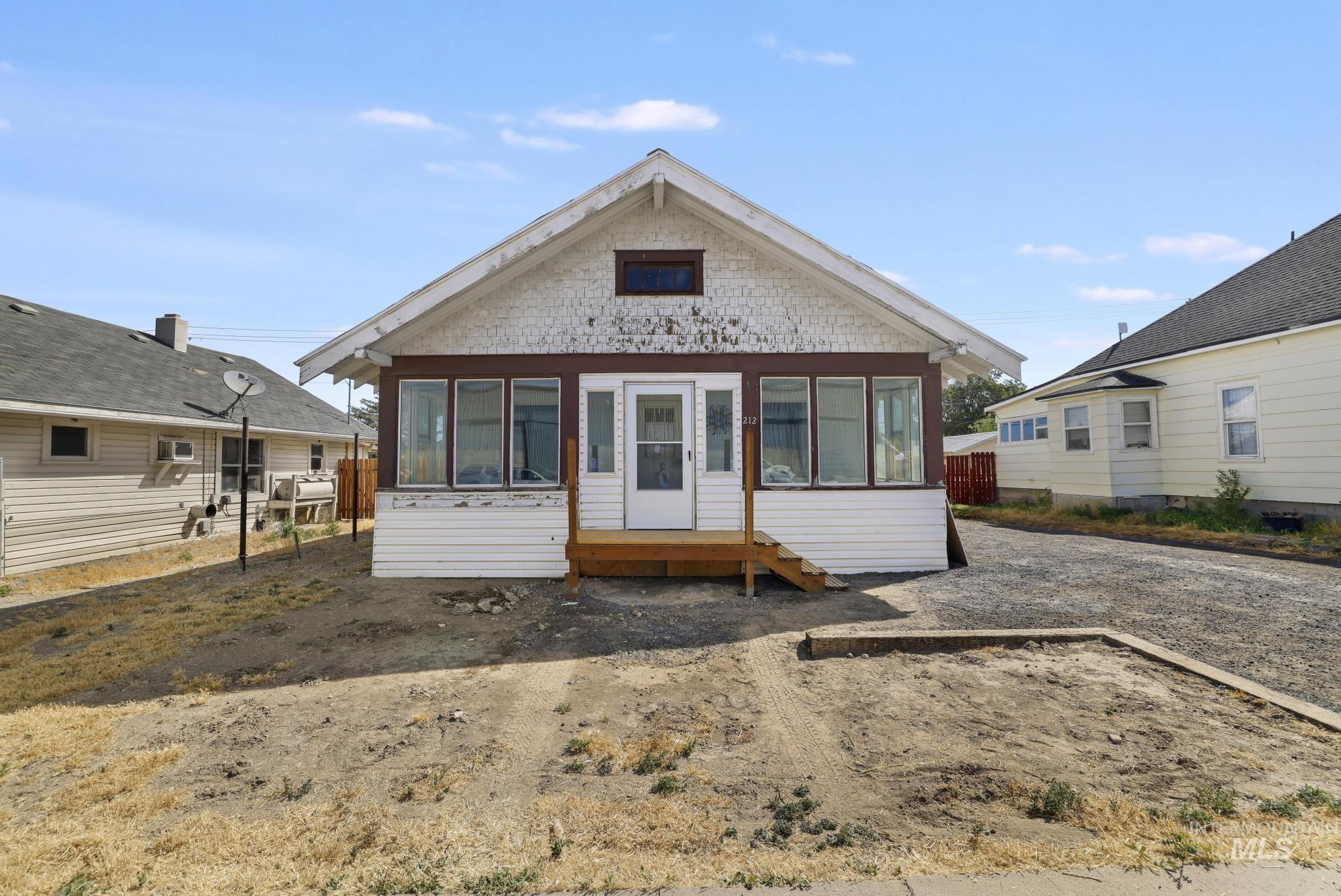 212 8th Ave S, Buhl, Idaho 83316-1323, 2 Bedrooms, 1 Bathroom, Residential For Sale, Price $195,000, 98991051