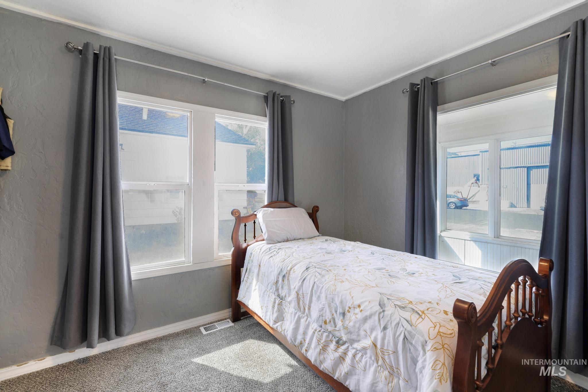 212 8th Ave S, Buhl, Idaho 83316-1323, 2 Bedrooms, 1 Bathroom, Residential For Sale, Price $195,000, 98991051